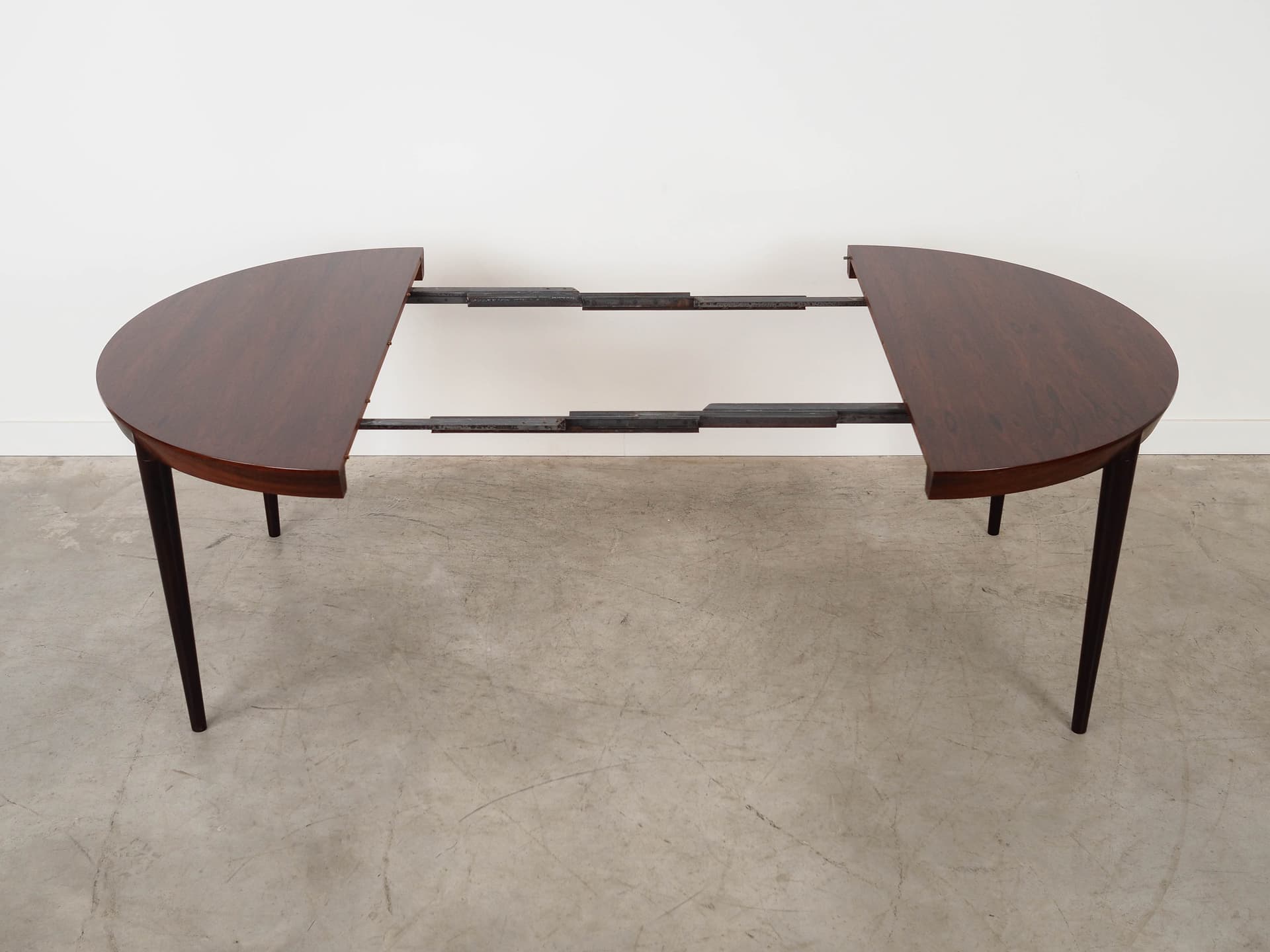Round dining table, brown-red rosewood, by S. Hansen, Denmark, 1960s. - 350770