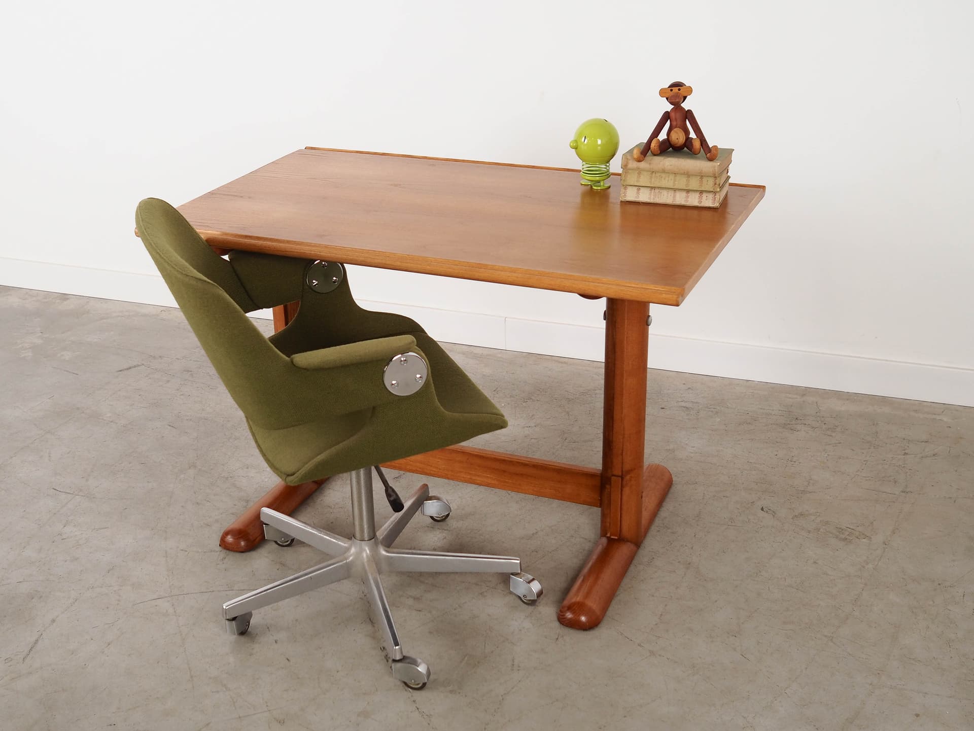 Desk, cherry wood, Italy, 1970s. - 350800