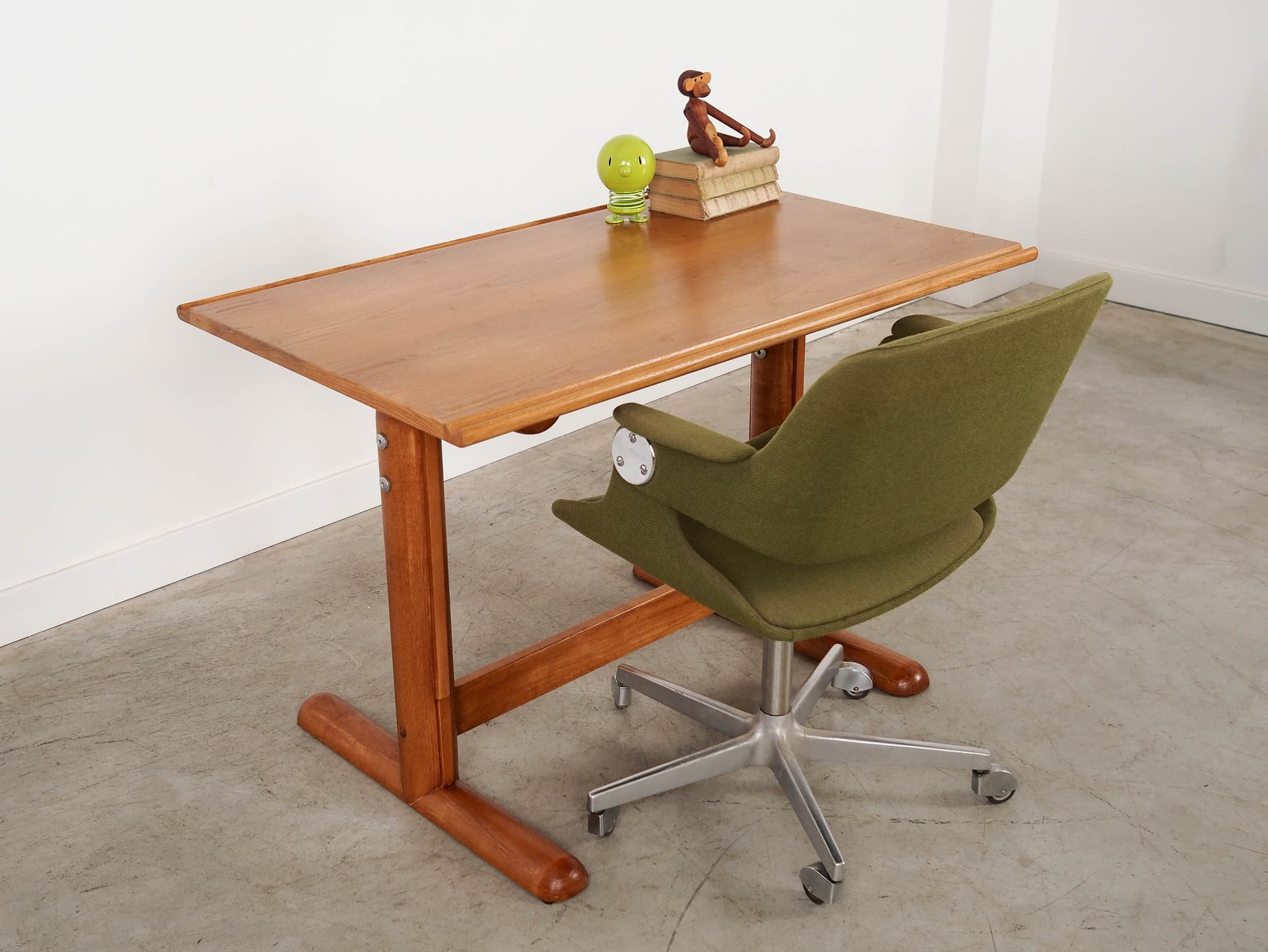 Desk, cherry wood, Italy, 1970s. - 350799