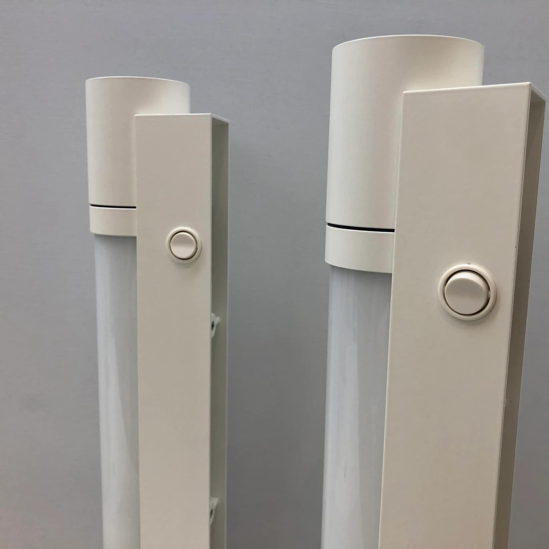 Para kinkietów 7132, biały, aluminium szkło, Glashütte Limburg, Niemcy, lata 90. - 25958