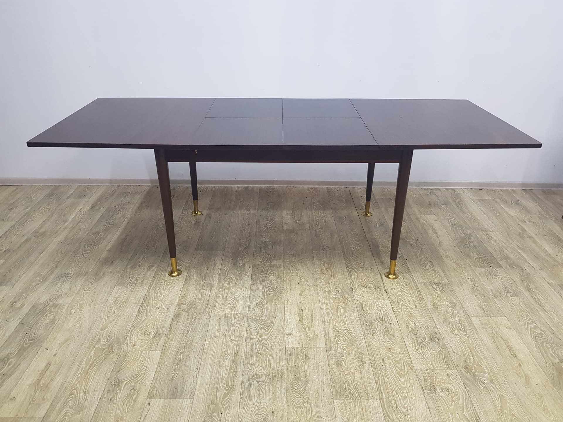 Komplet stół i sześć krzeseł, vintage, velvet różowy, drewno brązowy, mosiądz złoty - 351139
