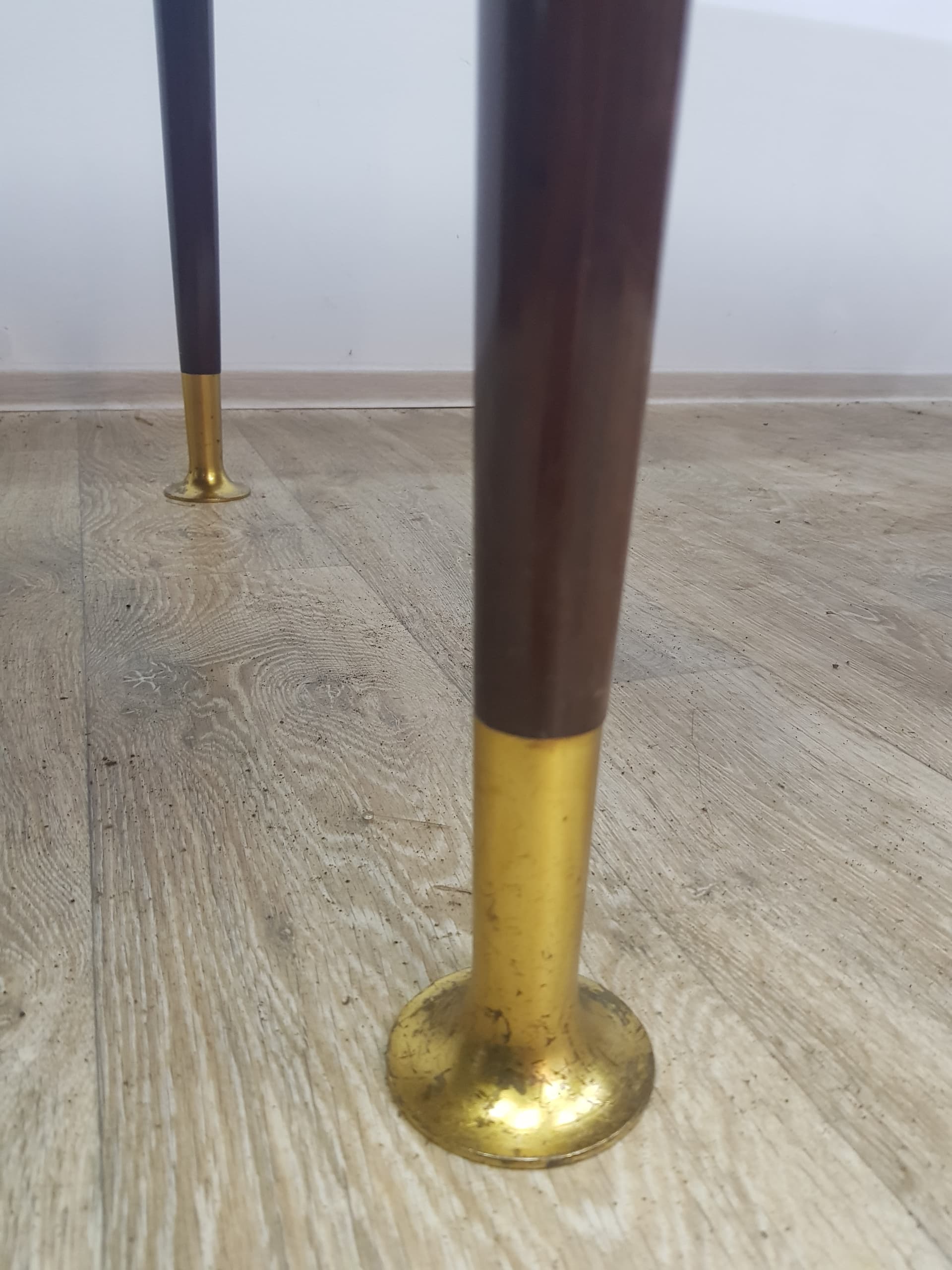 Komplet stół i sześć krzeseł, vintage, velvet różowy, drewno brązowy, mosiądz złoty - 351134