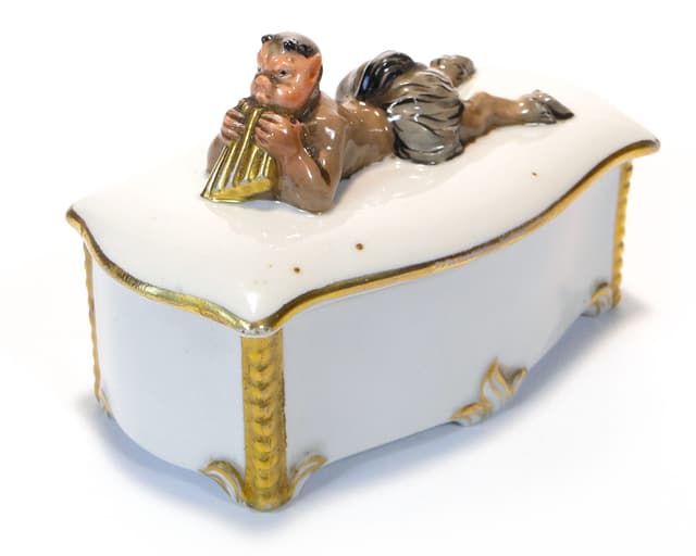 Puzdro dekoracyjne, porcelana biała złocona, Czechy, lata 20. - WYMIARY