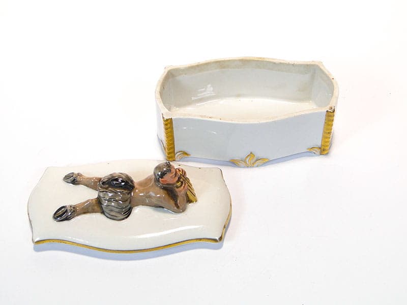 Puzdro dekoracyjne, porcelana biała złocona, Czechy, lata 20. - 351225