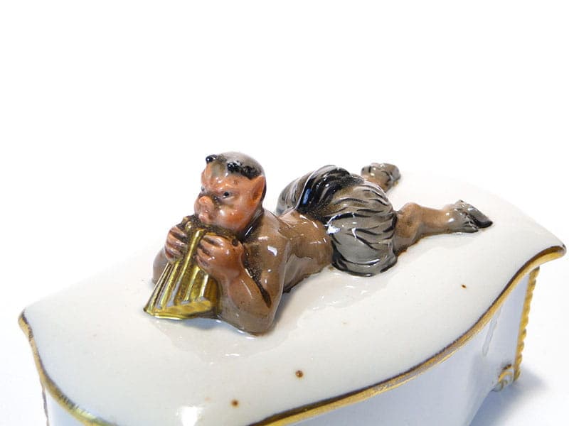 Puzdro dekoracyjne, porcelana biała złocona, Czechy, lata 20. - 351222