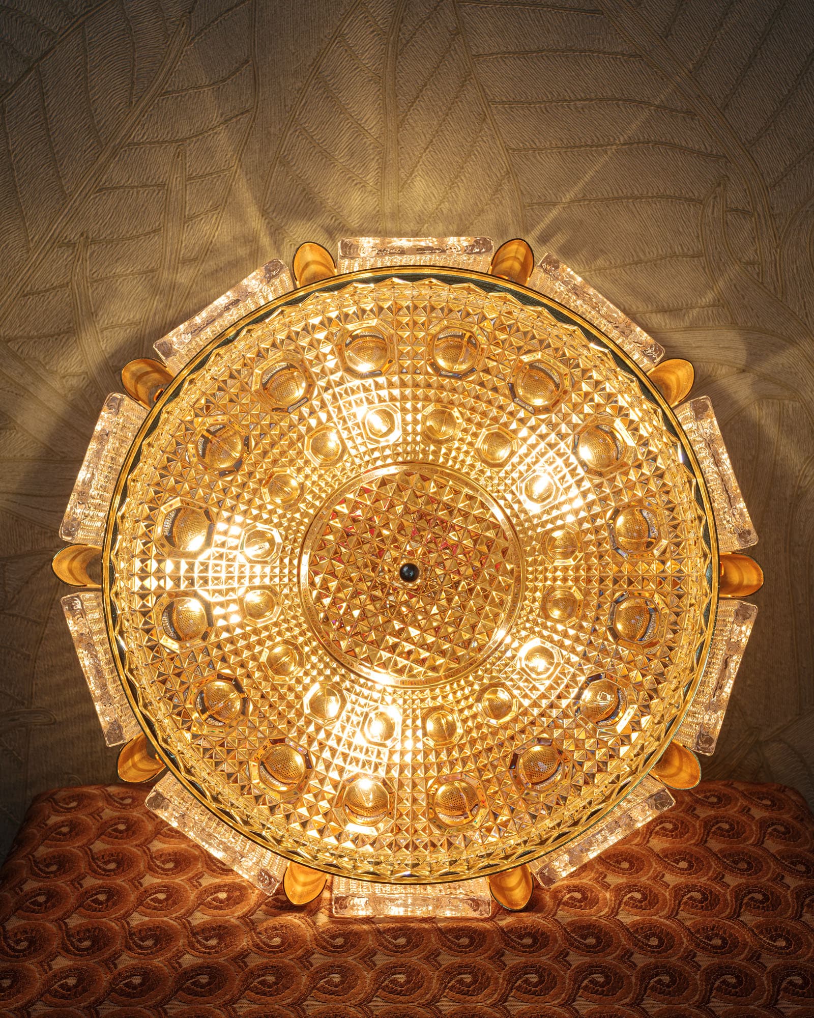 Lampa sufitowa, złoto przezroczysty, mosiądz szkło, proj. C. Fagerlund, Orrefors, Szwecja, lata 60. - 351292