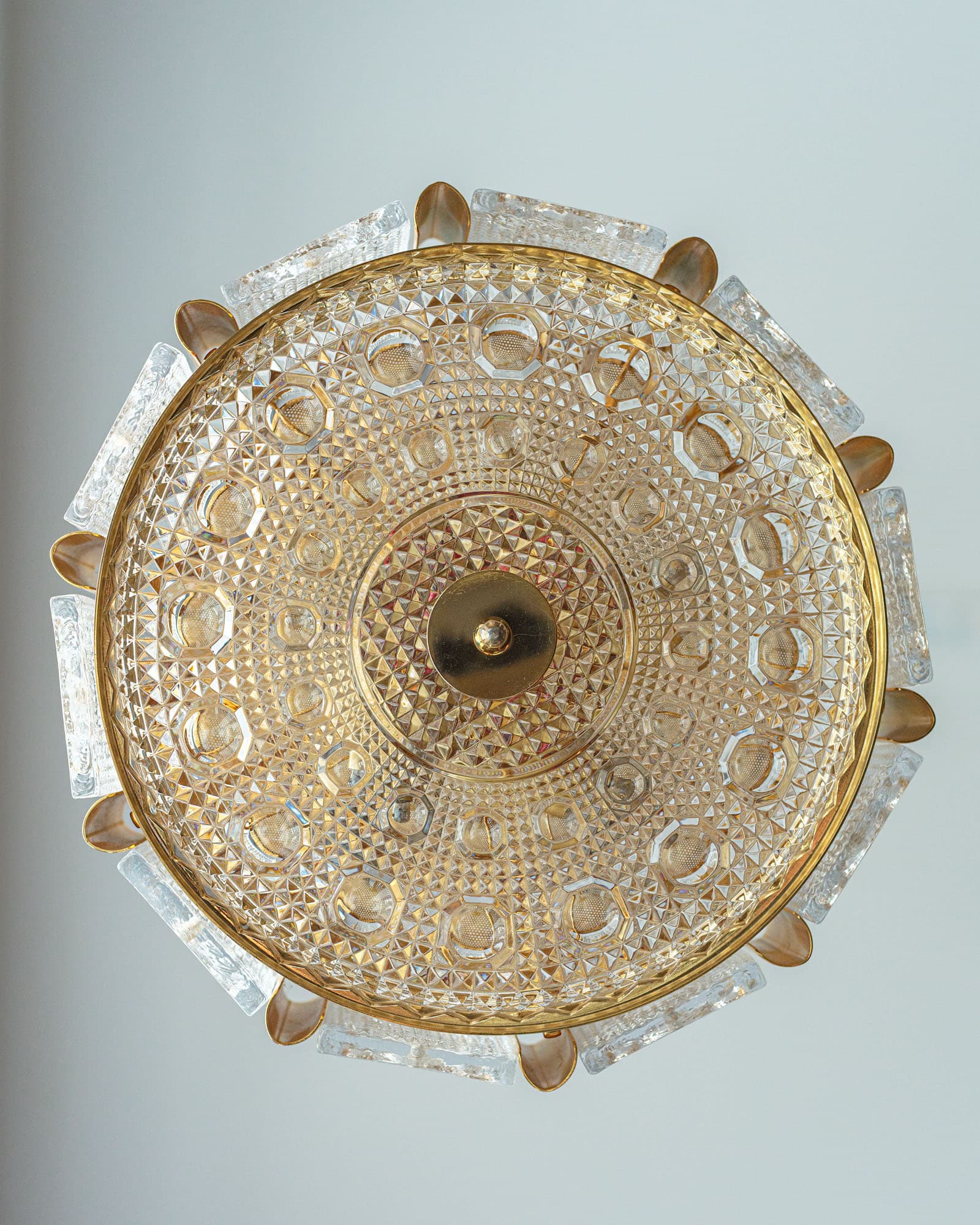 Lampa sufitowa, złoto przezroczysty, mosiądz szkło, proj. C. Fagerlund, Orrefors, Szwecja, lata 60. - 351289