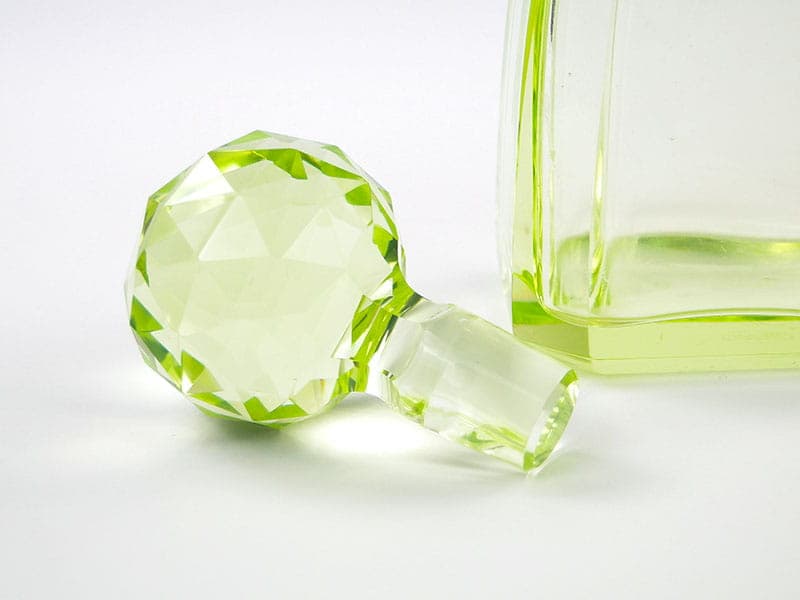 Decanter Art Deco, yellow-green uranium crystal glass, Moser, Czechoslovakia, 1920s - 351578
