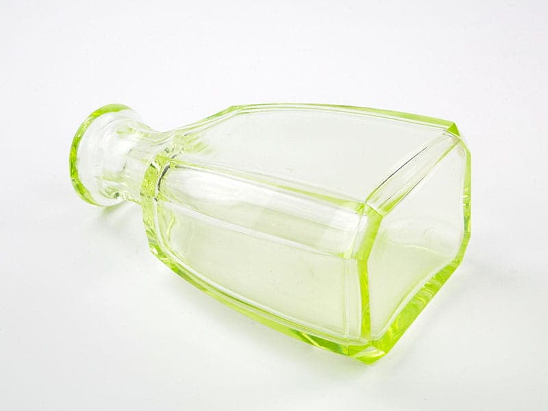 Decanter Art Deco, yellow-green uranium crystal glass, Moser, Czechoslovakia, 1920s - 351583