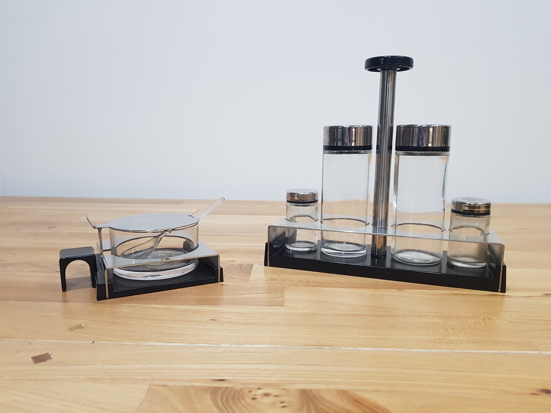 Condiment and Sweet Set Abert, silver stainless steel, transparent glass, Italy, 1970s. - 352075