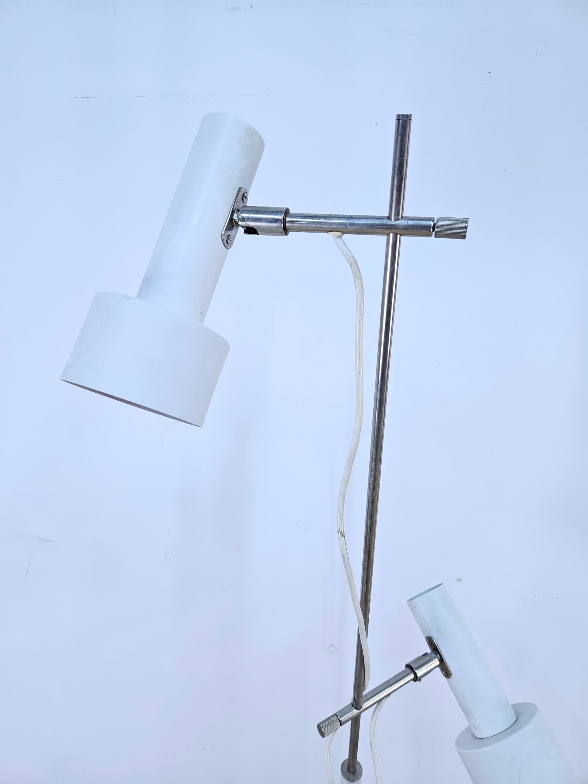 Lampa podłogowa, biała, metal chrom, Niemcy, lata 60. - 352185