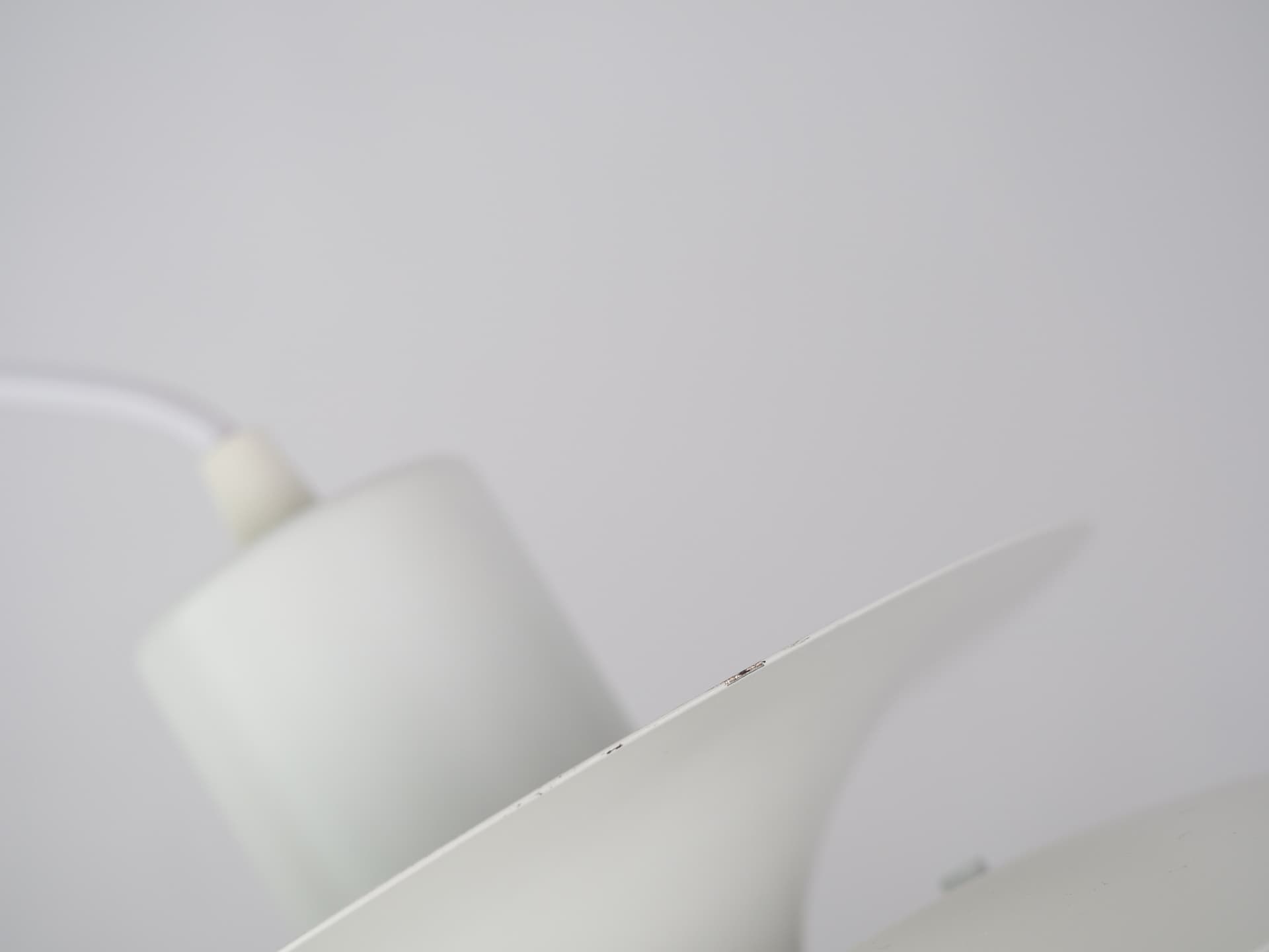 Lampa wisząca Verona, aluminium biały, proj. K. Wiborg, Jeka, Dania, lata 80. - 352242