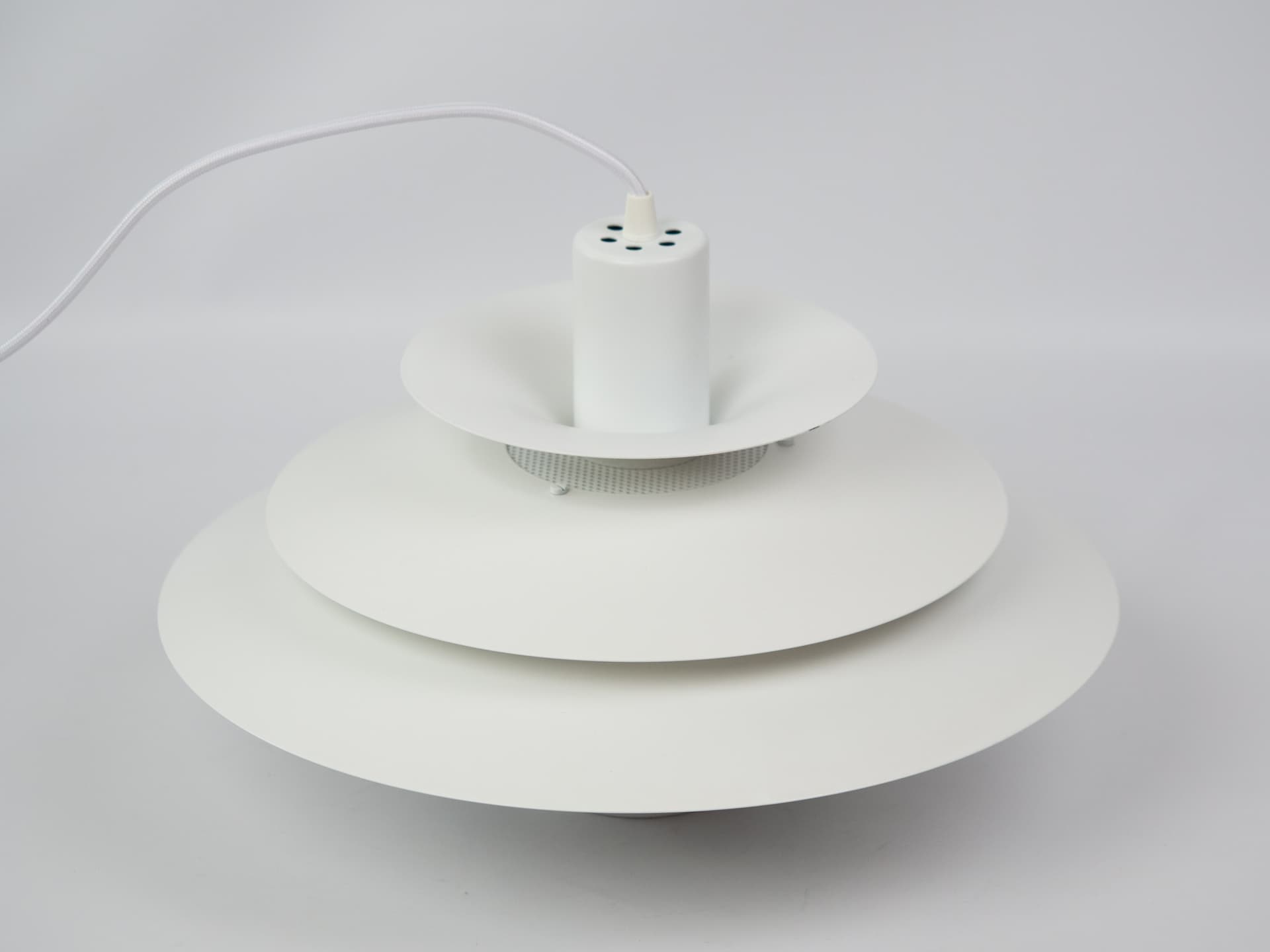 Lampa wisząca Verona, aluminium biały, proj. K. Wiborg, Jeka, Dania, lata 80. - 352241
