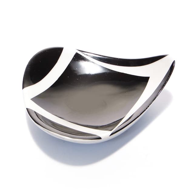 Dish Leaf, black white, porcelain, by D. Duszniak, Ćmielów, Poland, 1950s - DIMENSION