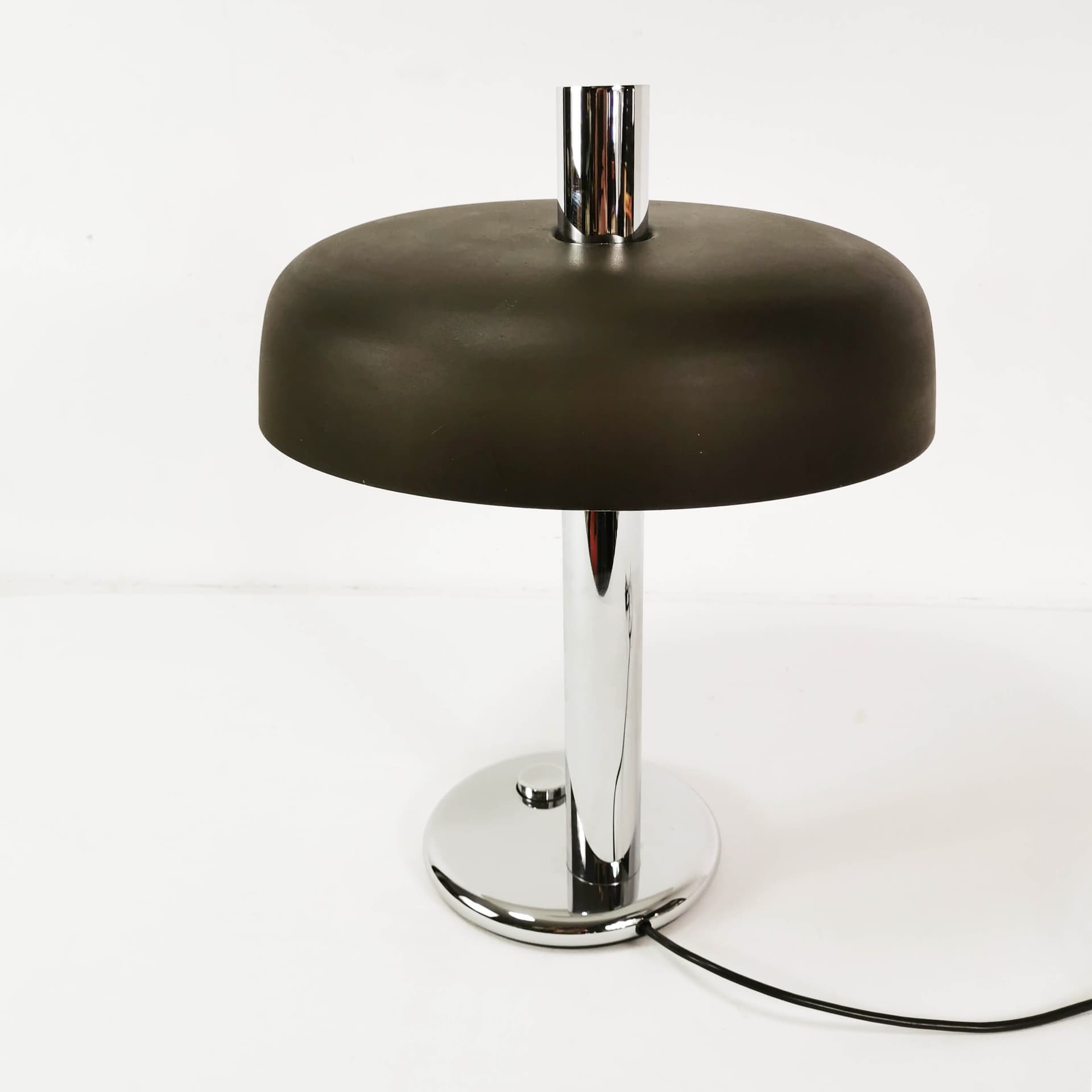 Lampa biurkowa Bauhaus, brązowy, metal chrom, proj. H. G. Pfaender, Hillebrand, Niemcy, lata 60. - 352758