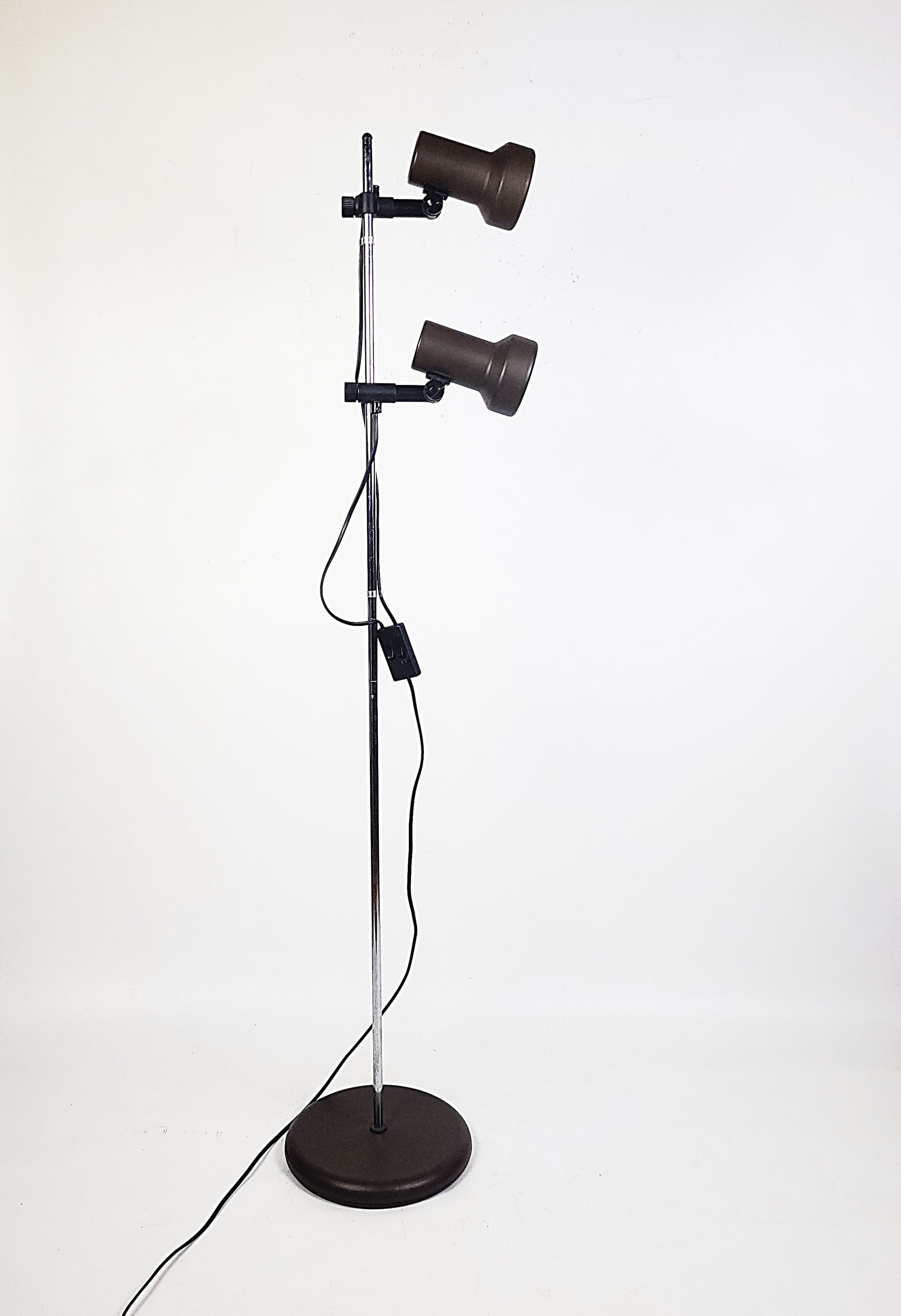 Lampa podłogowa, ciemnobrązowy chrom, metal, lata 70. - 352869
