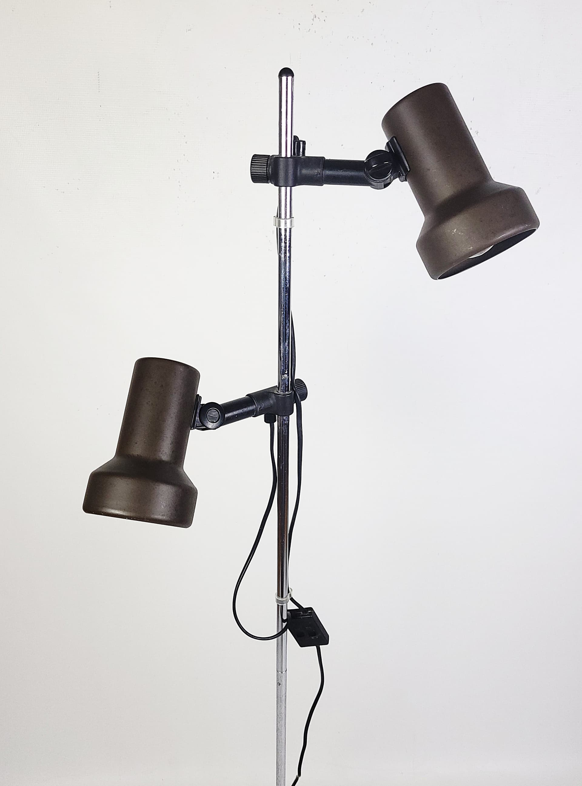 Lampa podłogowa, ciemnobrązowy chrom, metal, lata 70. - 352872