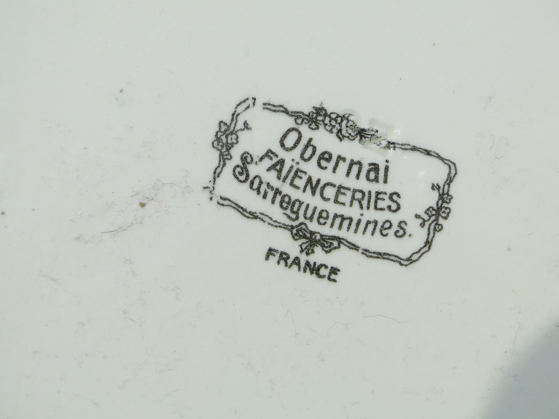 Tray Obernai, multicolour ceramics, by H. Loux, Sarreguemines, France, early 20th c. - 352930