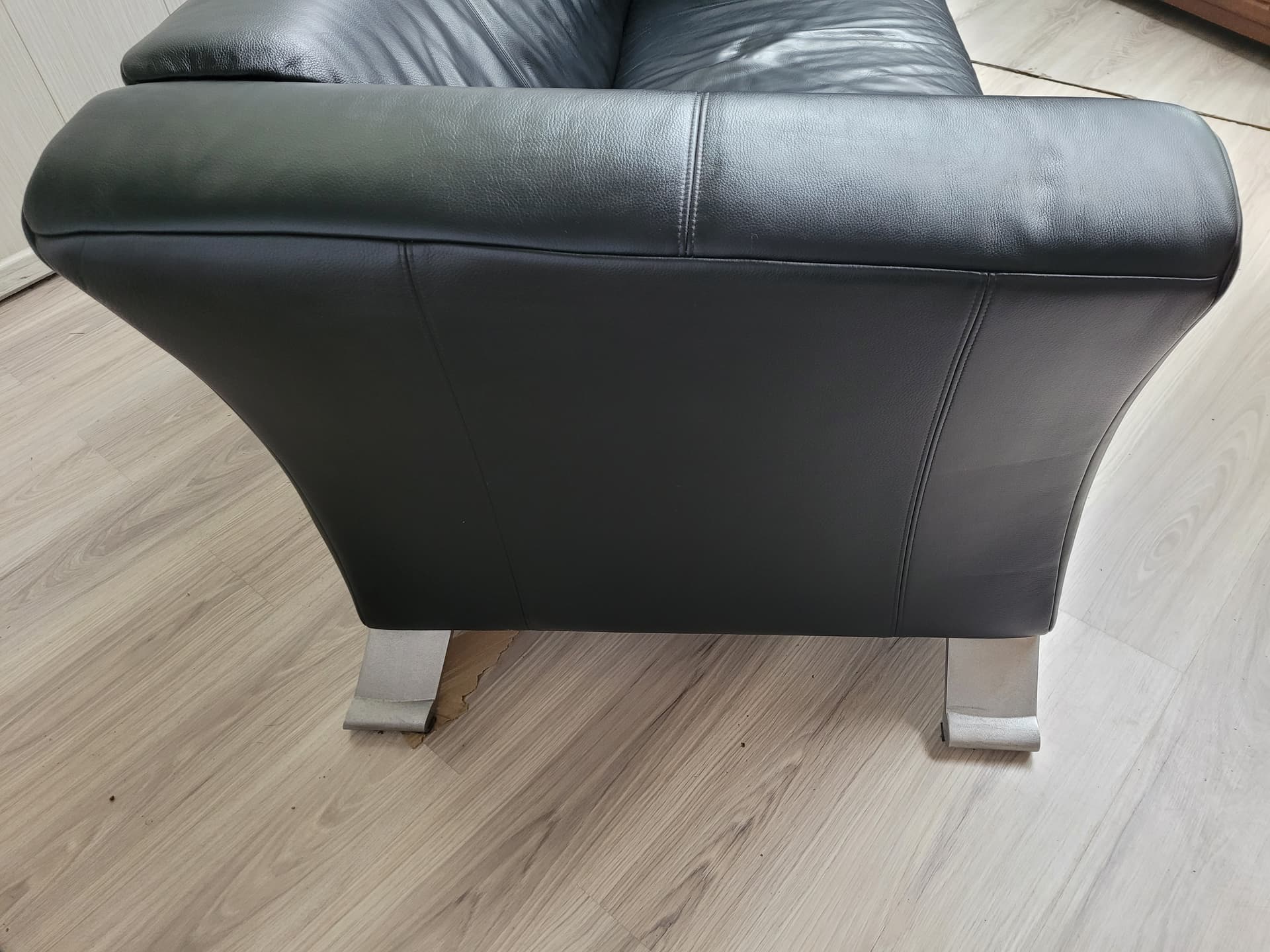 Sofa Rolf Benz 322, black leather, grey metal, Germany, 1980s. - 353112