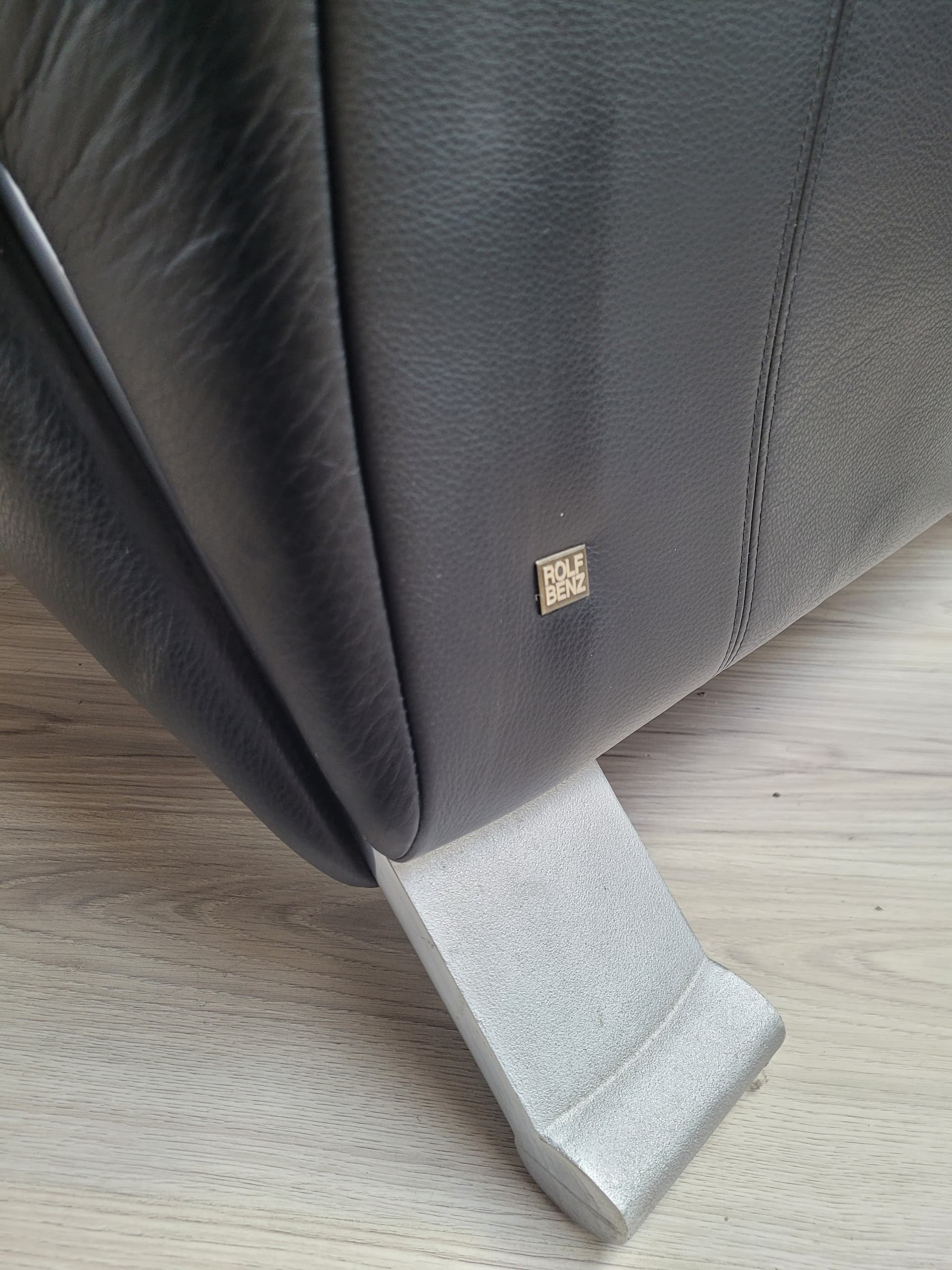 Sofa Rolf Benz 322, black leather, grey metal, Germany, 1980s. - 353114