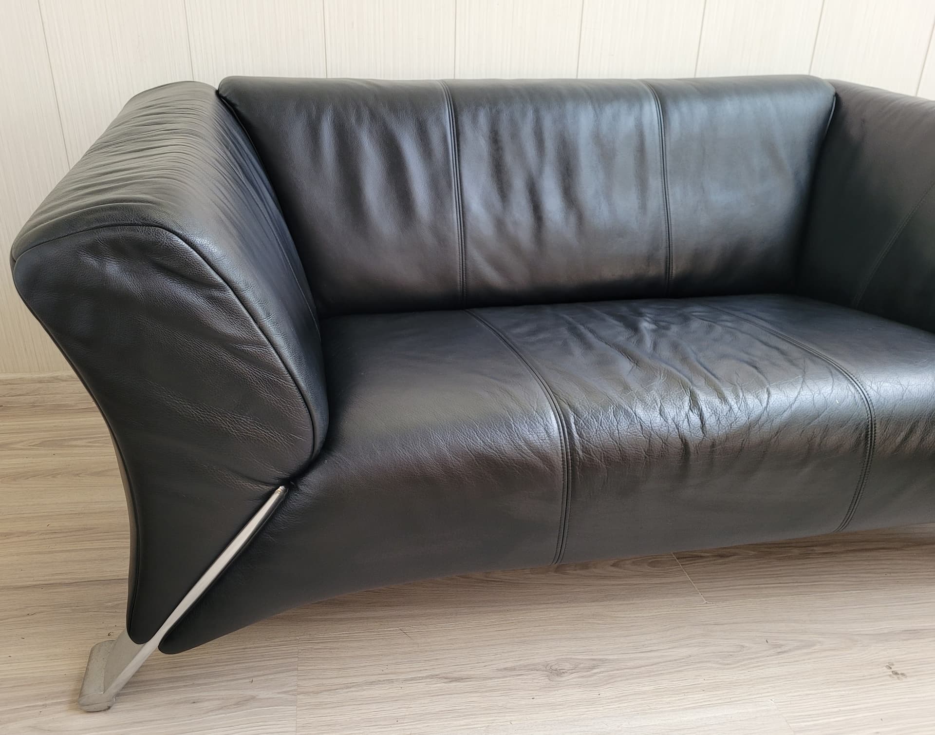 Sofa Rolf Benz 322, black leather, grey metal, Germany, 1980s. - 353113
