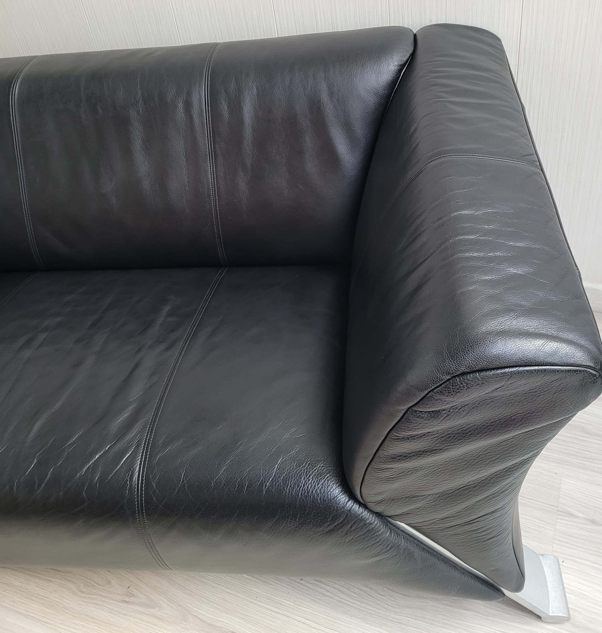 Sofa Rolf Benz 322, black leather, grey metal, Germany, 1980s. - 353102
