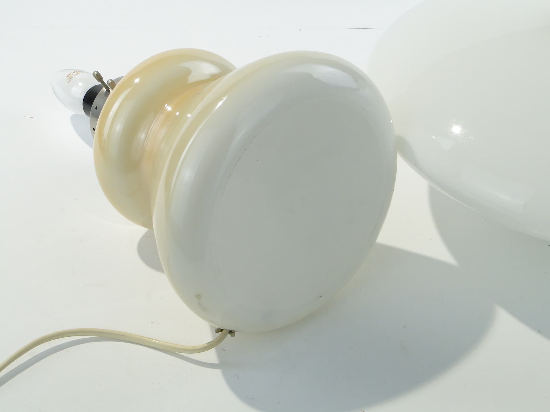 Lampa stołowa Space Age, szkło żółty, metal biały, Polska, lata 50. - 353118