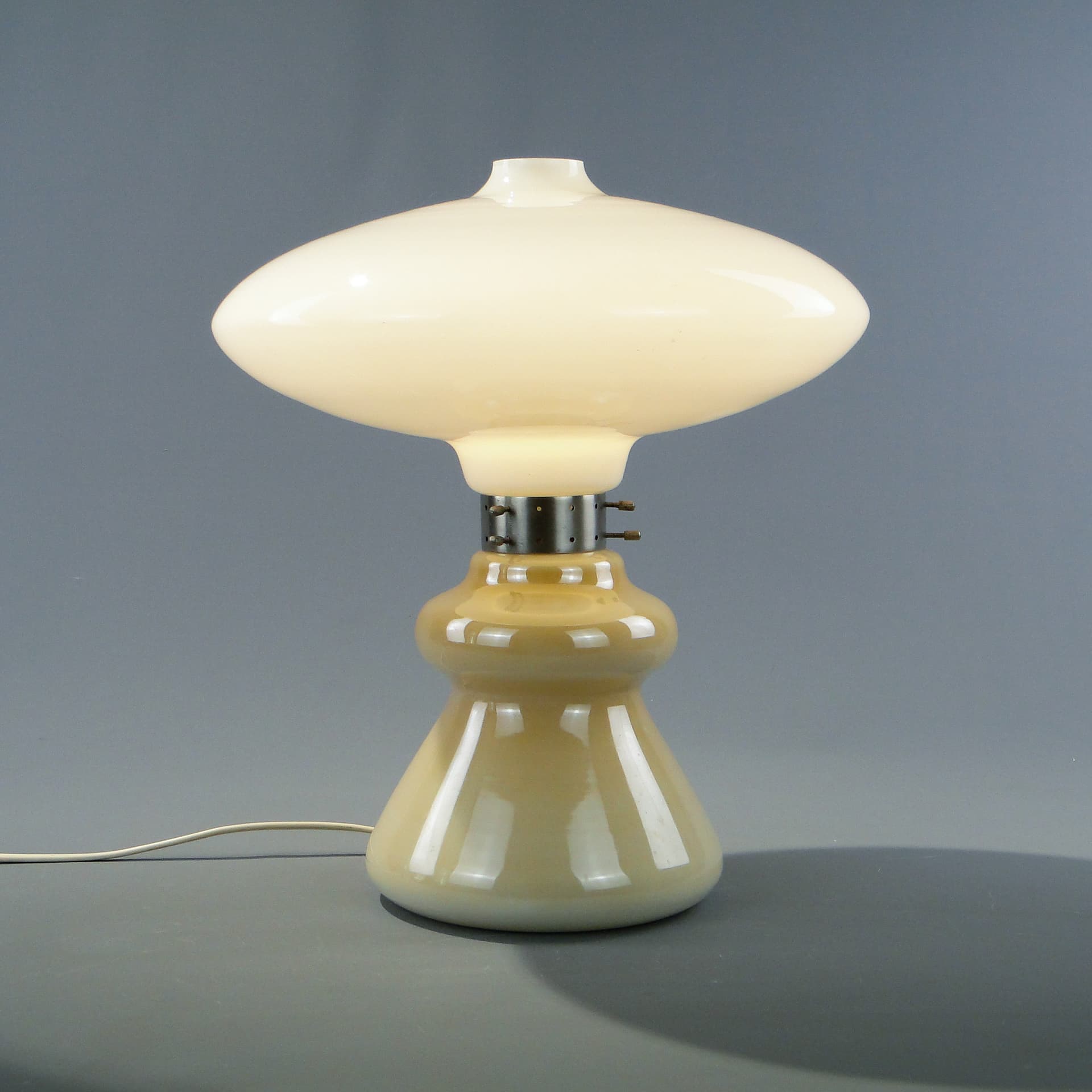 Lampa stołowa Space Age, szkło żółty, metal biały, Polska, lata 50. - 353117