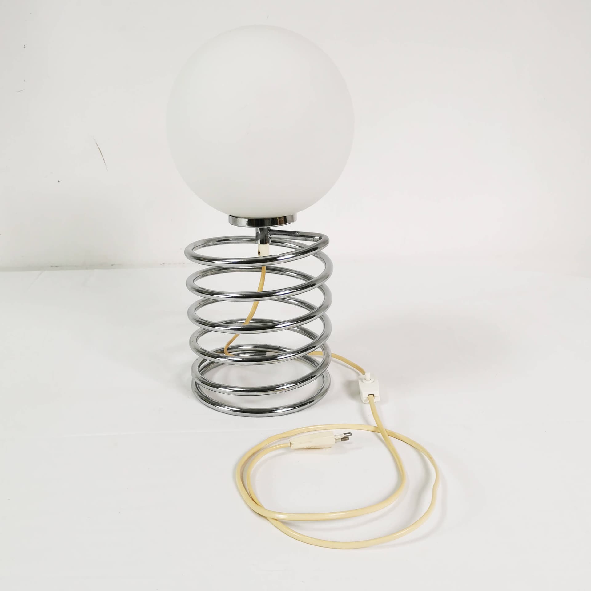 Lampa stołowa Space Age, chrom srebrny, szkło biały, proj. I. Maurer, Niemcy, lata 70. - 353137