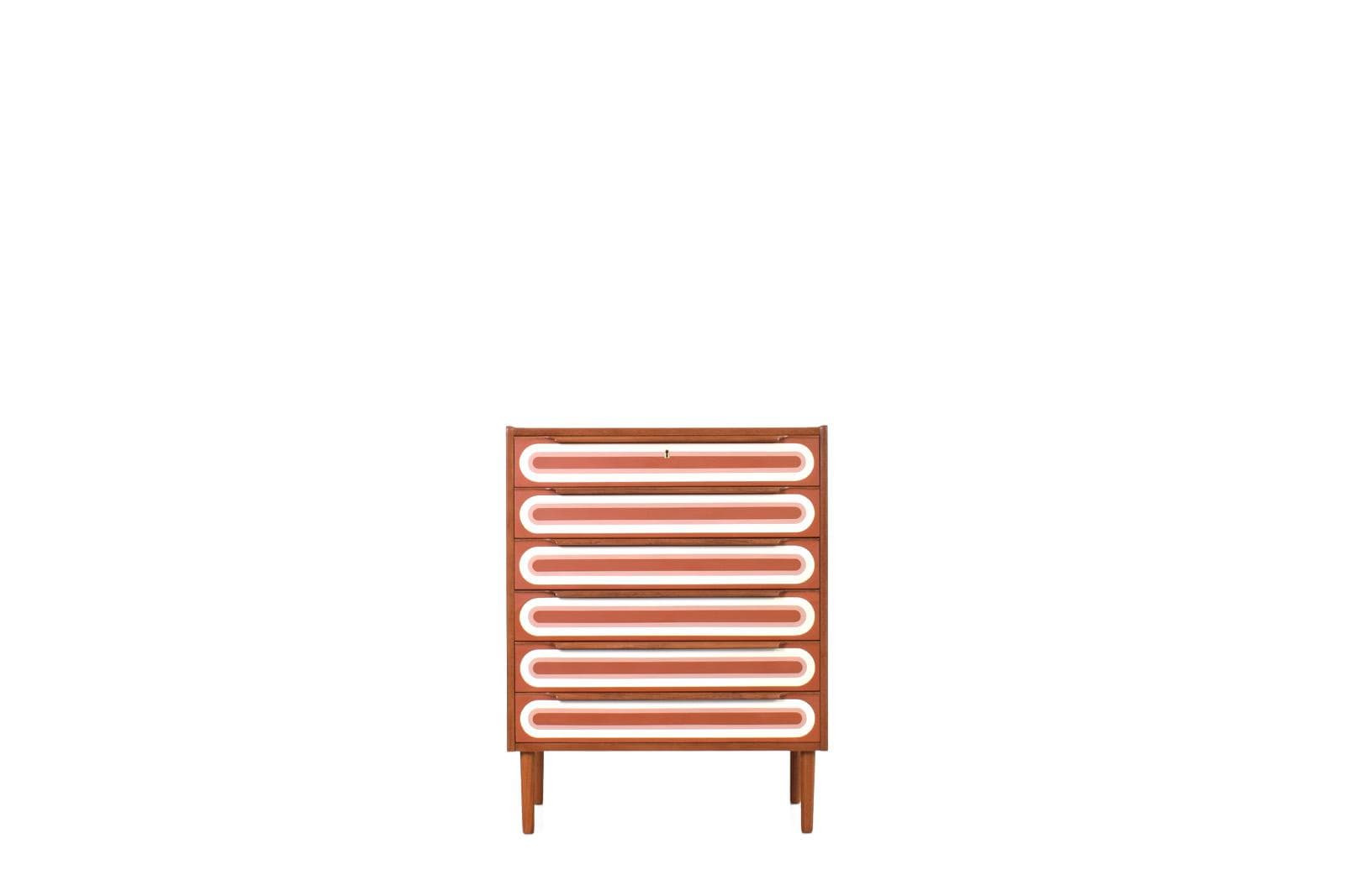 Komoda op-art, teak brązowy biały pomarańczowy, Dania, lata 60.