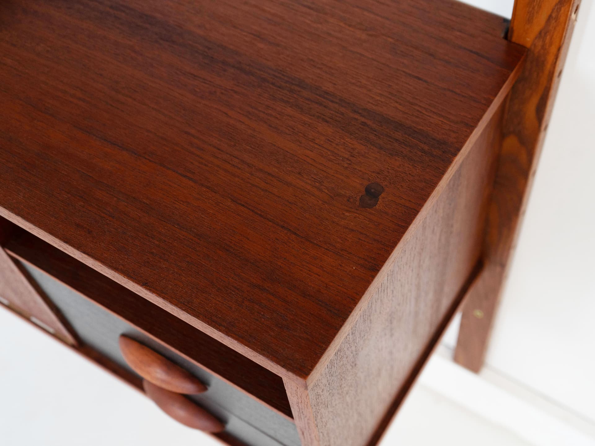 Regał systemowy, teak brązowy, metal czarny, Dania, lata 60. - 353828