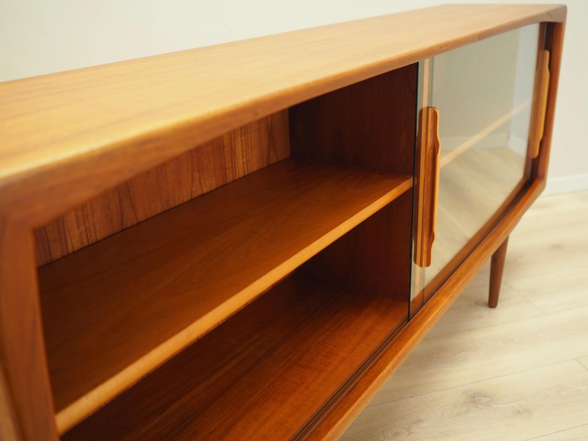 Sideboard, teak pomarańczowy, Dania, lata 70. - 26064