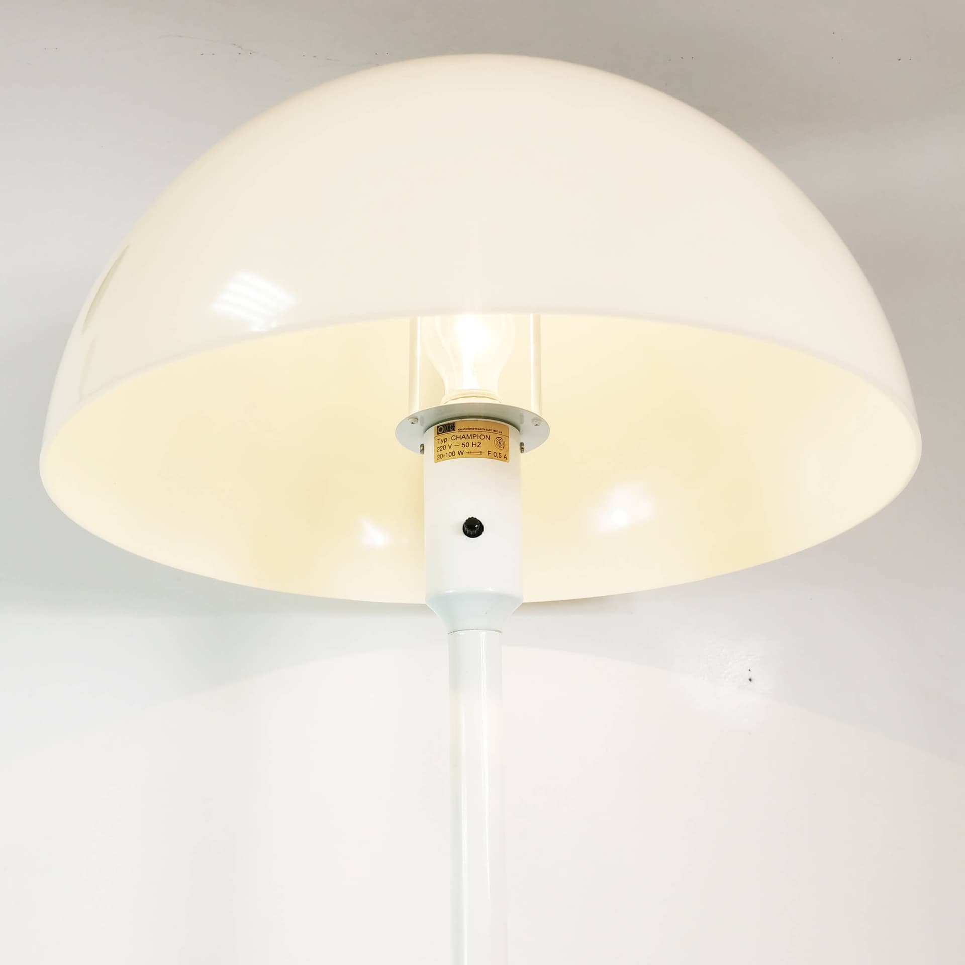Floor lamp Space Age, white metal, white plastic, by K. Christensen, Denmark, 1970s. - 354257