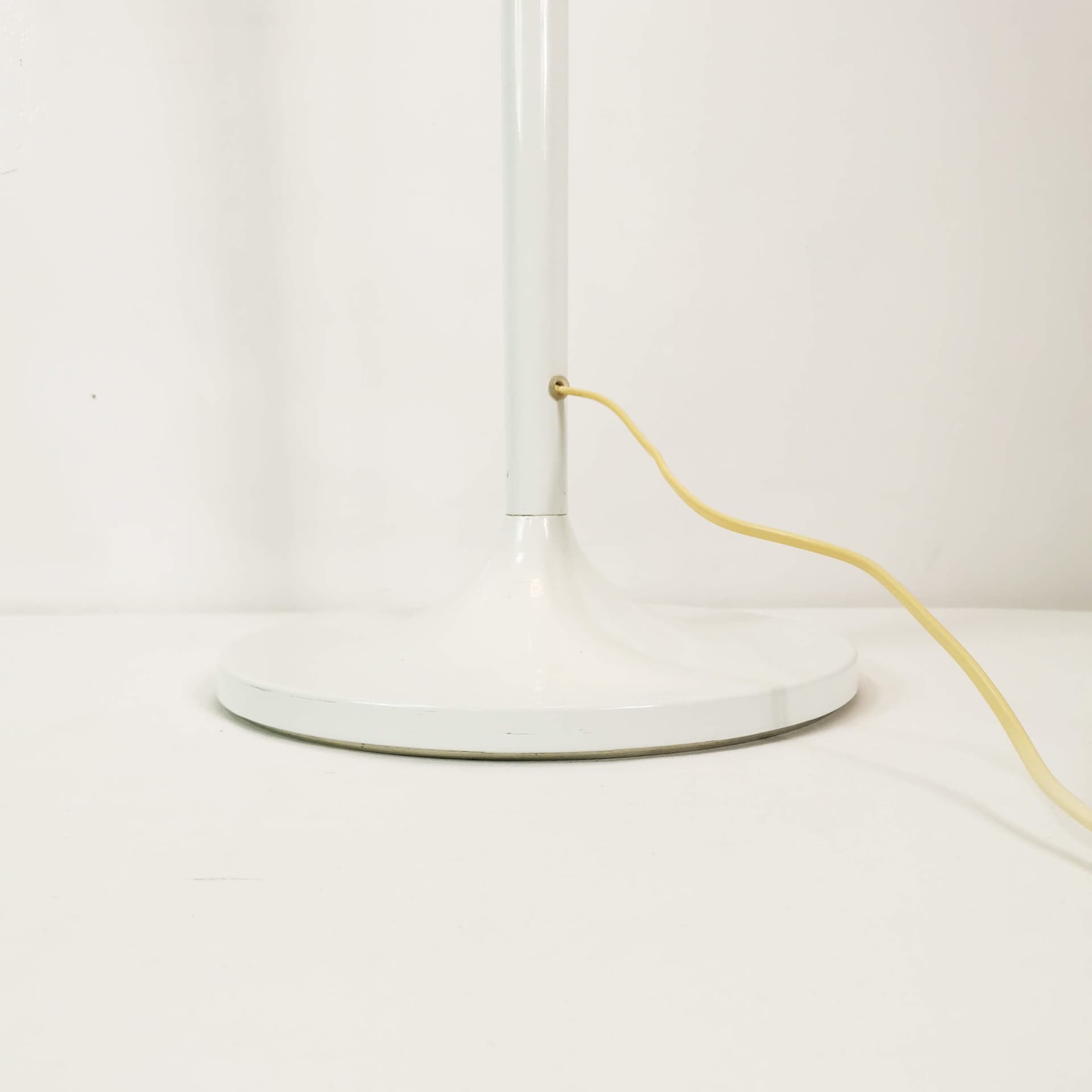 Floor lamp Space Age, white metal, white plastic, by K. Christensen, Denmark, 1970s. - 354253