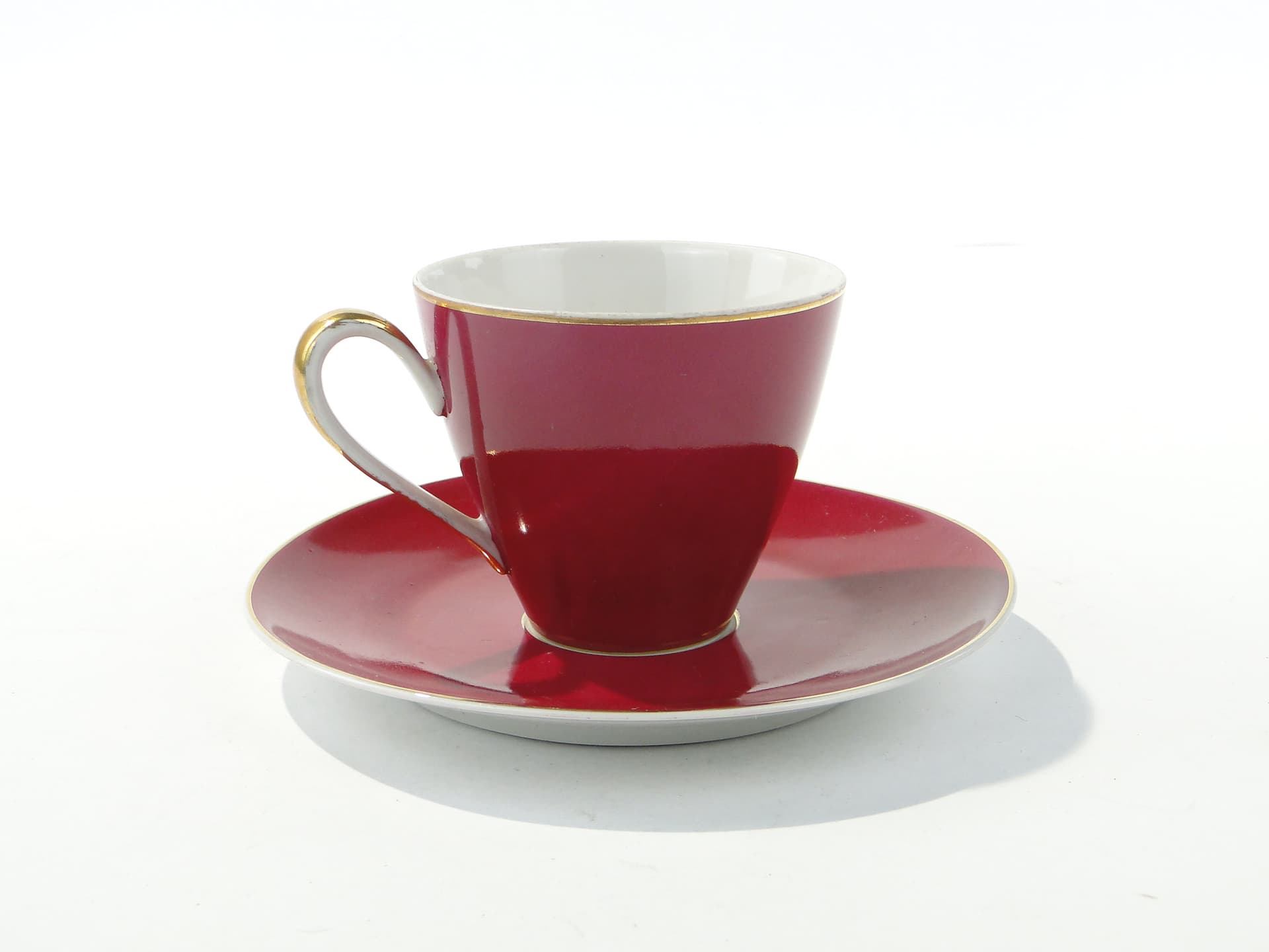 Coffee cup Feston, white red porcelain, gold, by W. Potacki, Ćmielów, Poland, 1950s - 354662