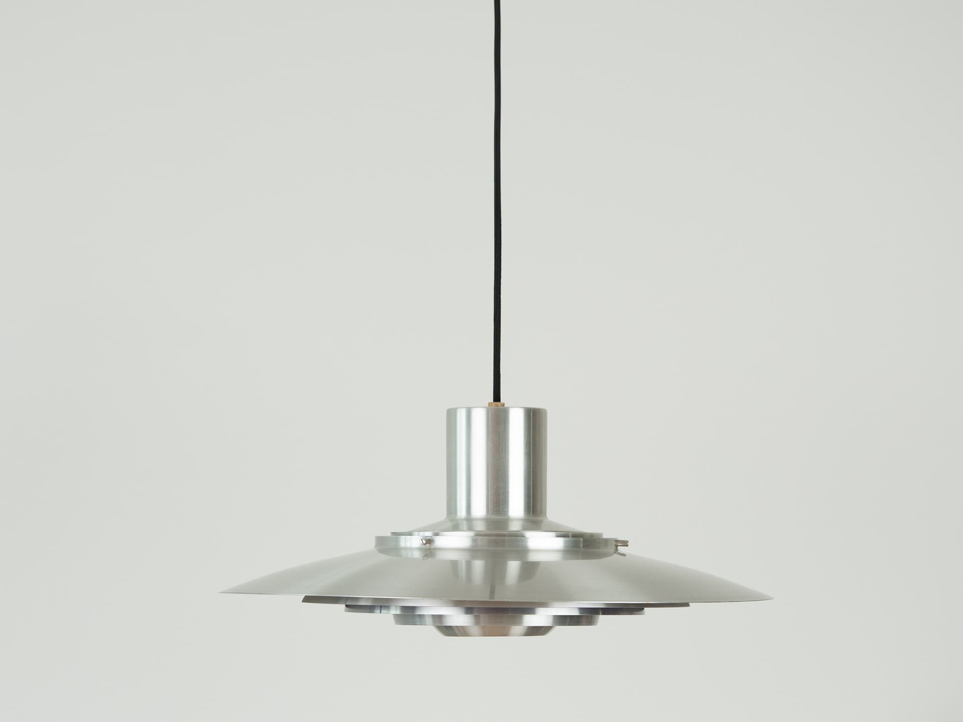 Lampa wisząca P376, aluminium srebrny, mosiądz złoty, proj. P. Fabricius, J. Kastholm, Nordisk Solar, Dania, lata 60. - 354705