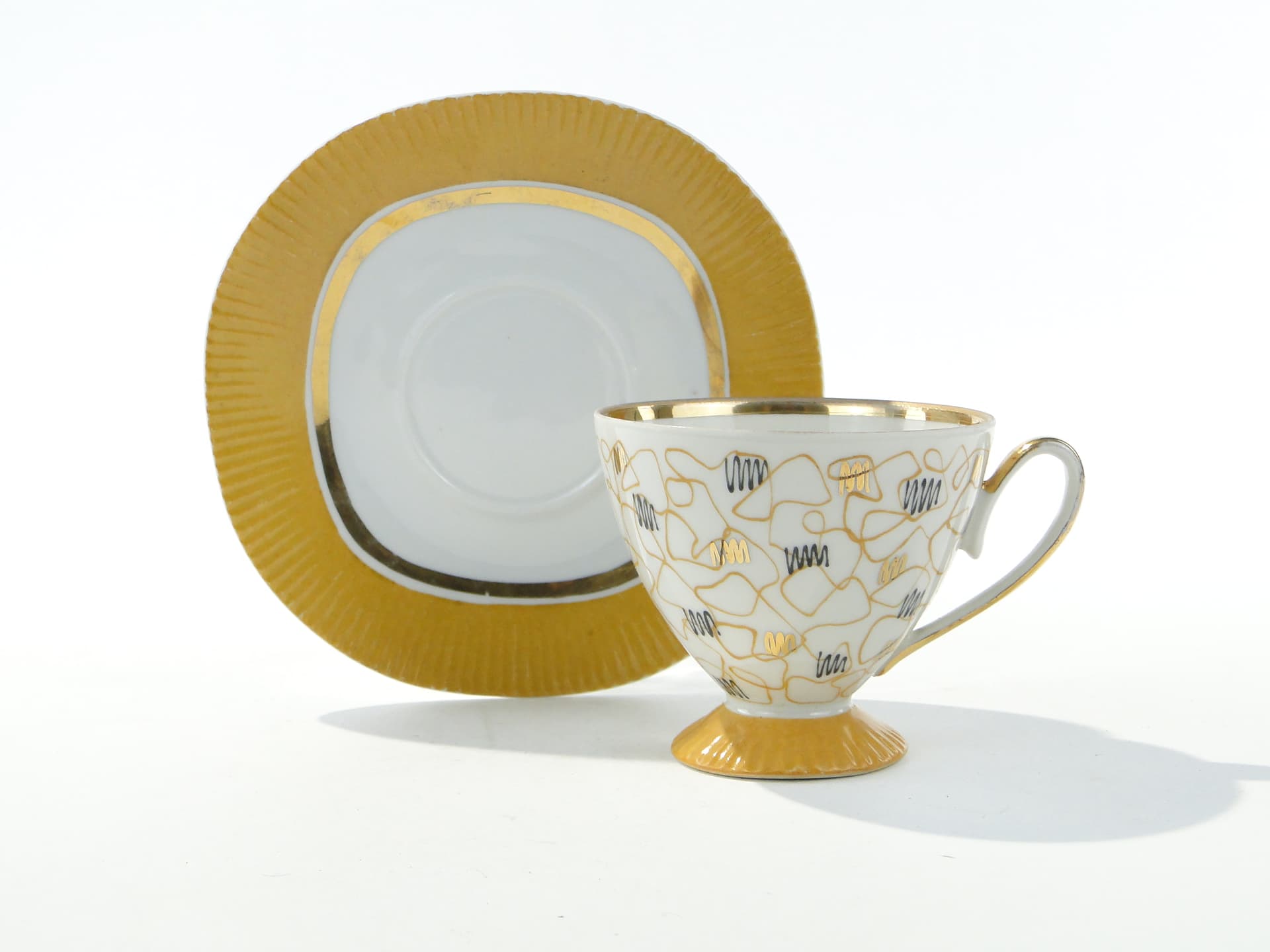 Filiżanka Regina, New Look, biała porcelana, złocenia, Ćmielów, Polska, lata 50. - 354840