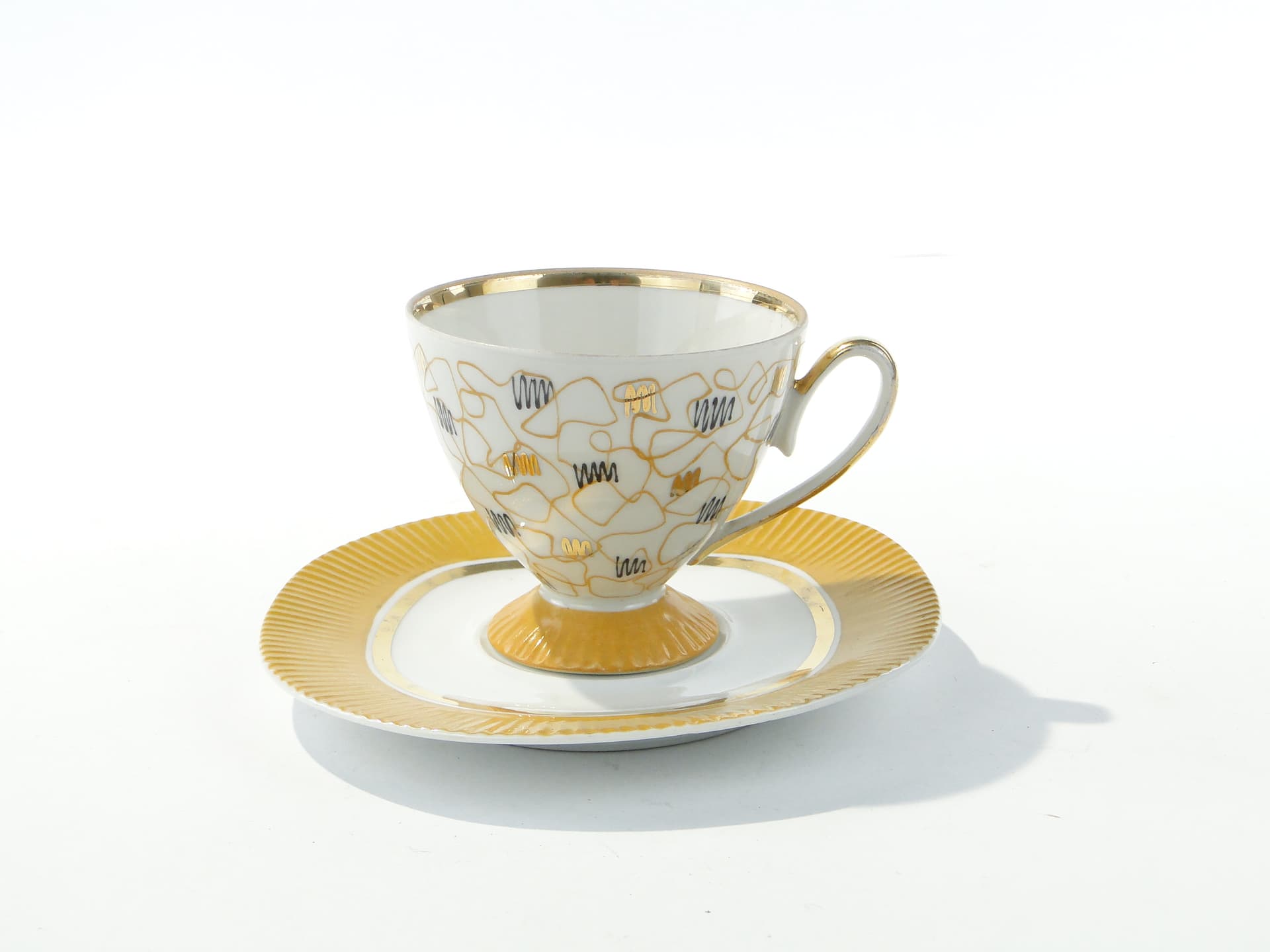 Filiżanka Regina, New Look, biała porcelana, złocenia, Ćmielów, Polska, lata 50. - 354841