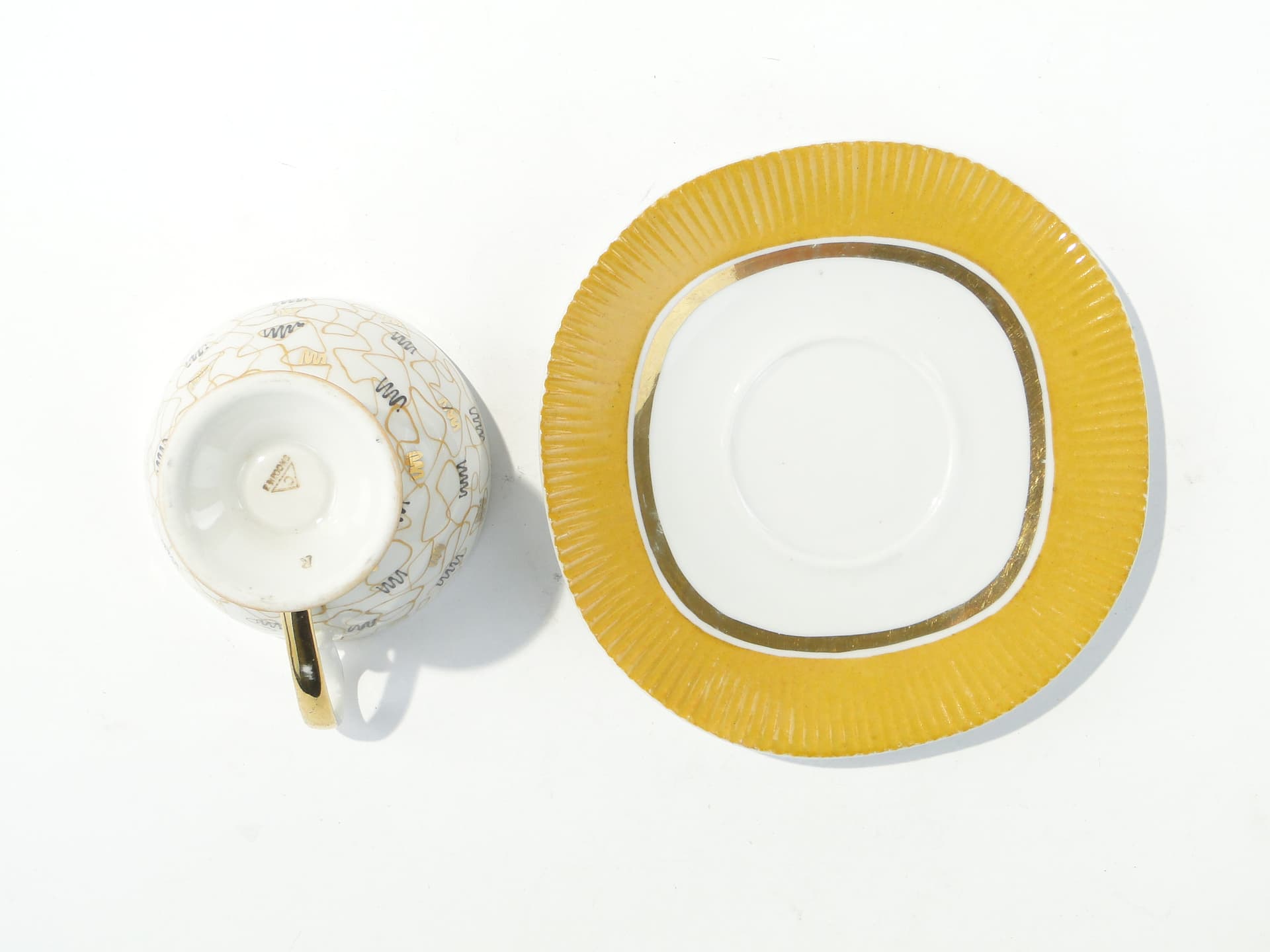 Filiżanka Regina, New Look, biała porcelana, złocenia, Ćmielów, Polska, lata 50. - 354845