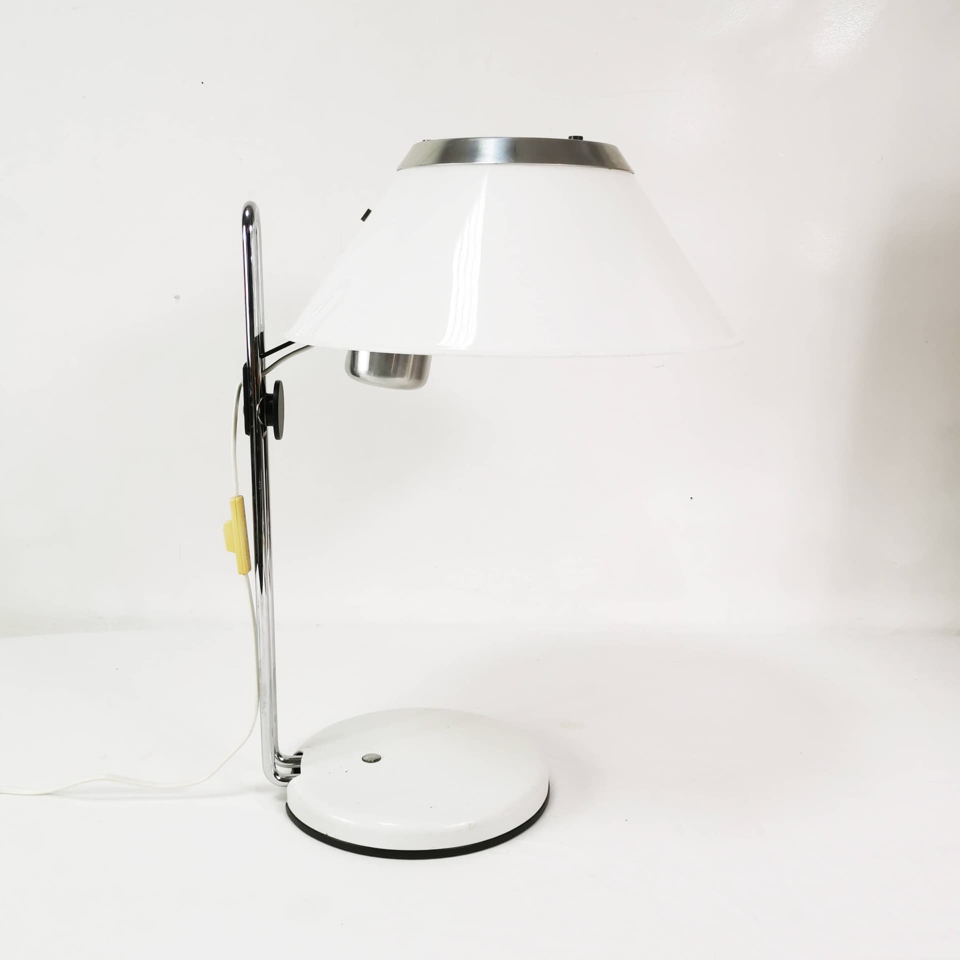 Lampa biurkowa MARS, biała, metal srebrny, proj. P. Sundstedt, Atelje Lyktan, Szwecja, lata 70. - 354985