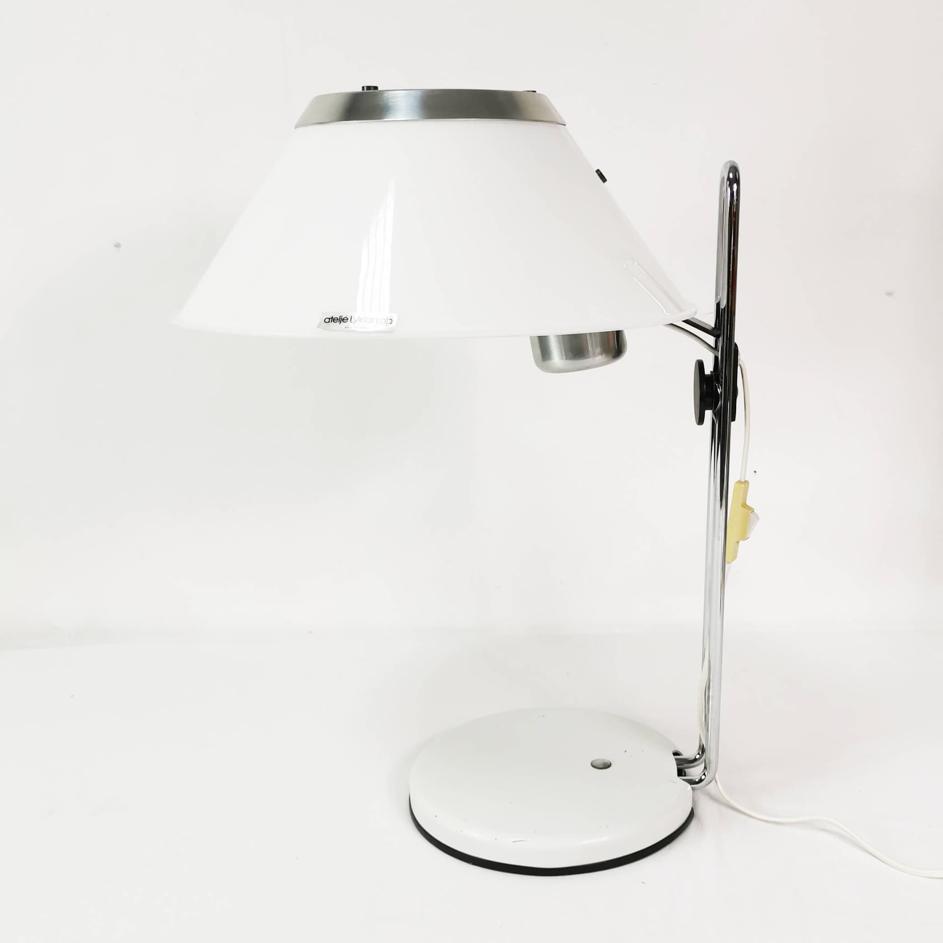 Lampa biurkowa MARS, biała, metal srebrny, proj. P. Sundstedt, Atelje Lyktan, Szwecja, lata 70. - 354986