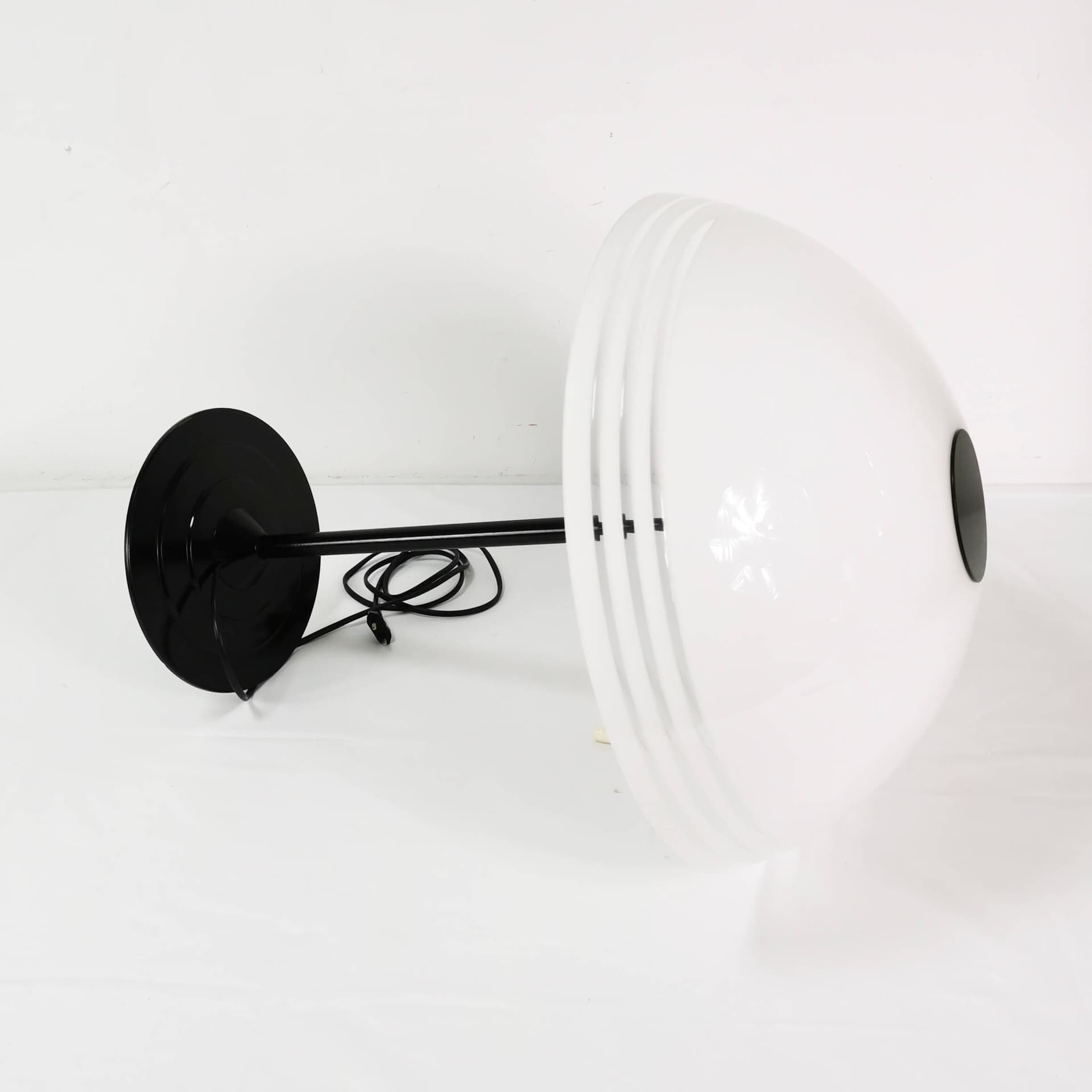 Lampa stołowa, biel czarny, plastik metal, Niemcy, lata 70. - 355018