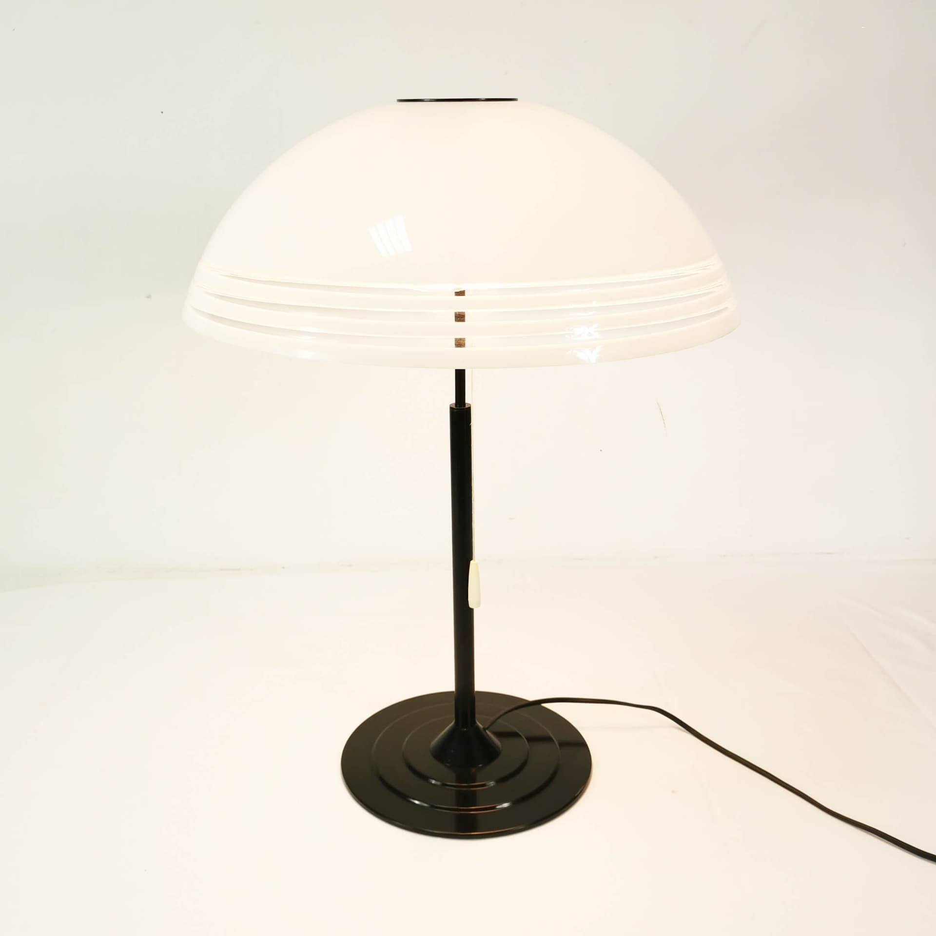 Lampa stołowa, biel czarny, plastik metal, Niemcy, lata 70. - 355014