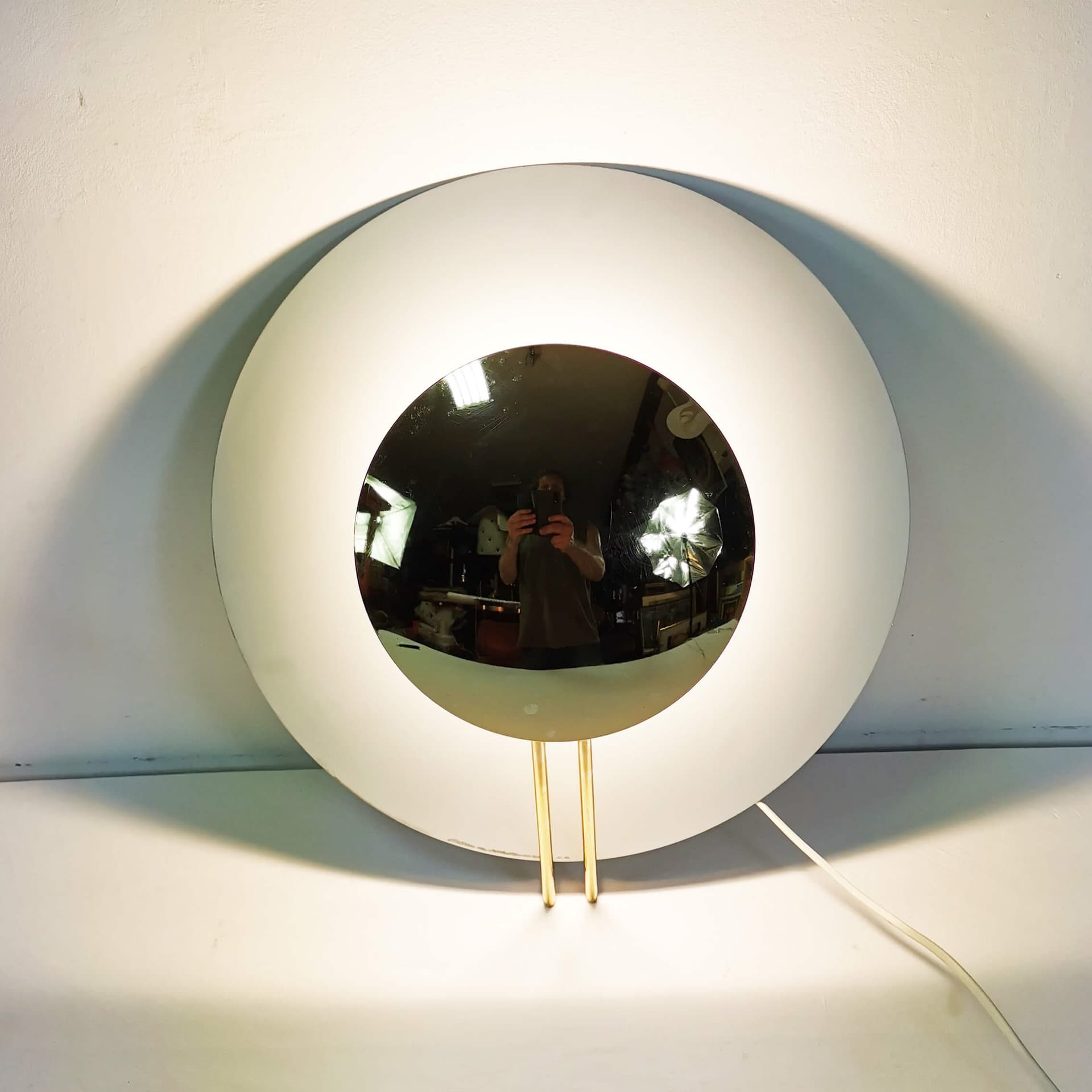 Lampa ścienna Luce, metal biały, chrom srebrny, mosiądz złoty, proj. L. Cezaro, Włochy, lata 80. - 355025