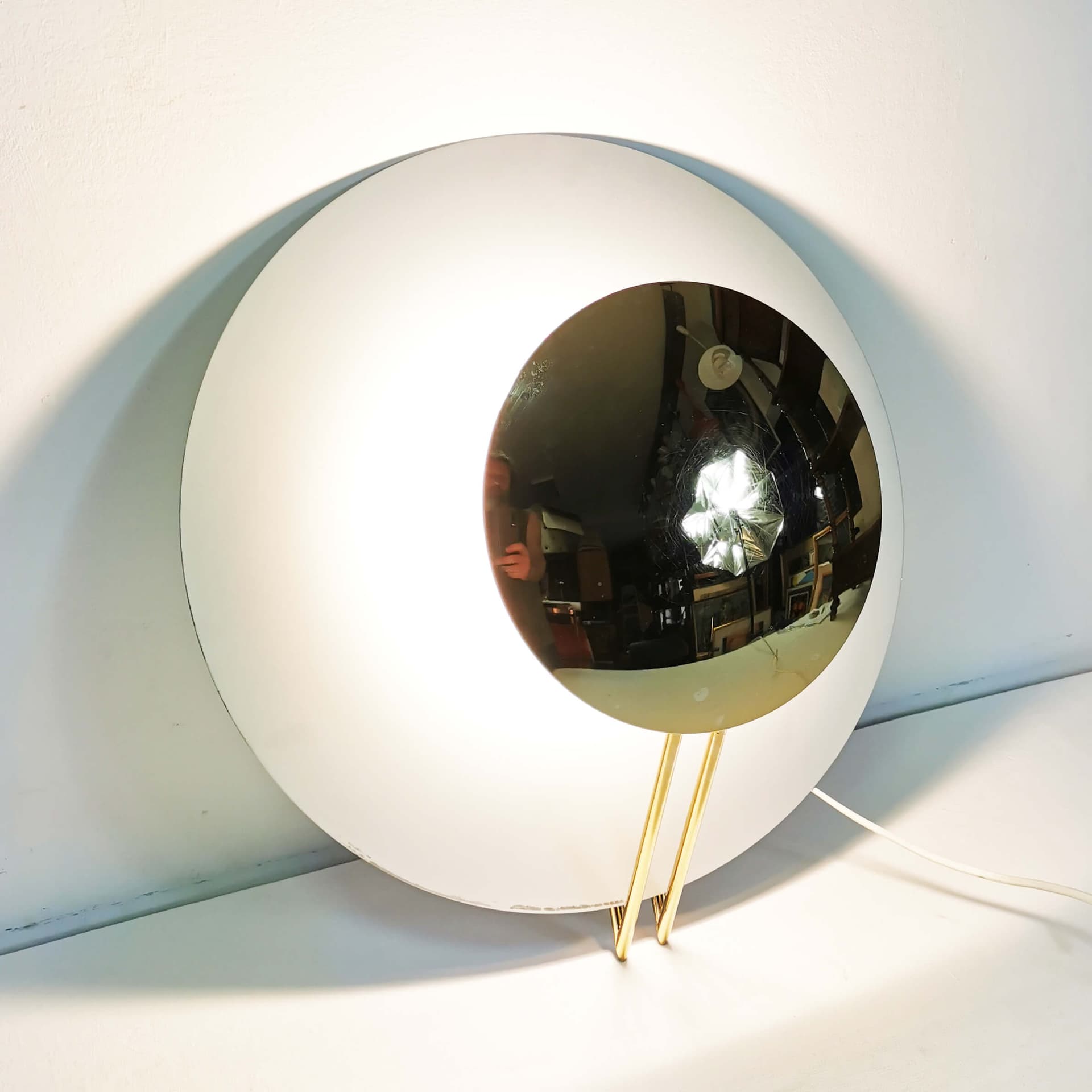 Lampa ścienna Luce, metal biały, chrom srebrny, mosiądz złoty, proj. L. Cezaro, Włochy, lata 80. - 355029