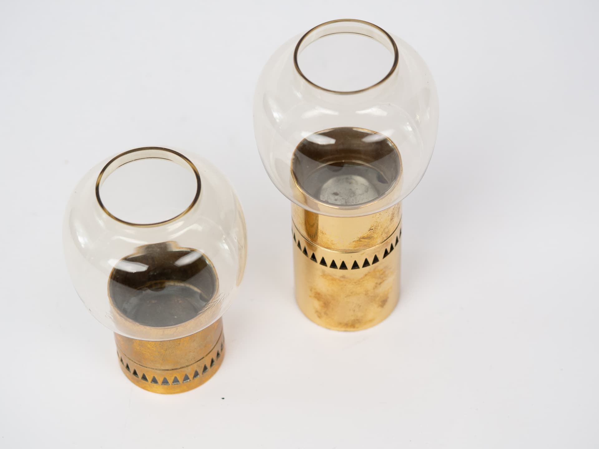 Set of four candle holders Lotta, transparent glass, gold brass, by H.-A. Jakobsson, Svegards Markaryd, Sweden, 1950s. - 355195