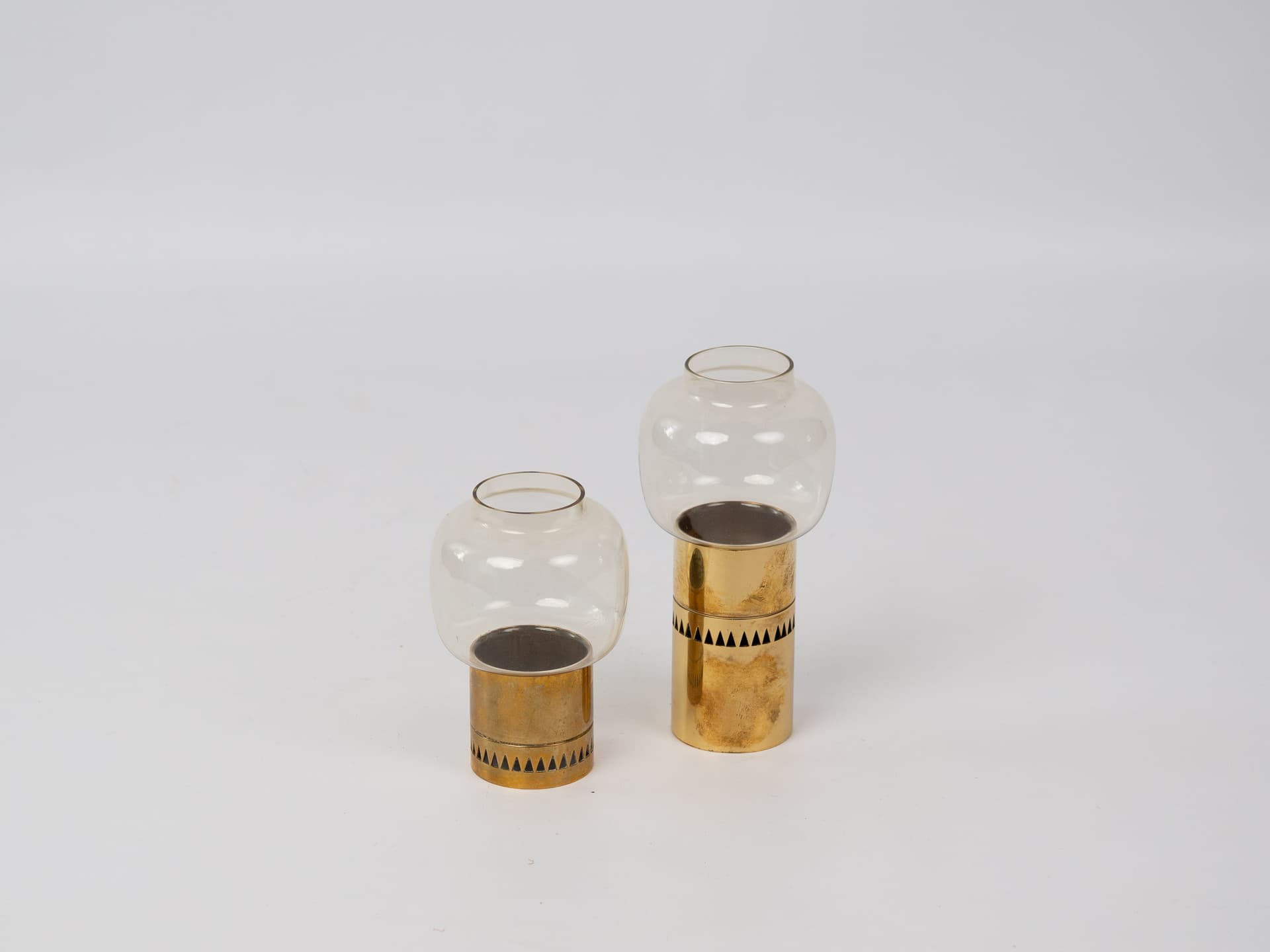 Set of four candle holders Lotta, transparent glass, gold brass, by H.-A. Jakobsson, Svegards Markaryd, Sweden, 1950s. - 355193