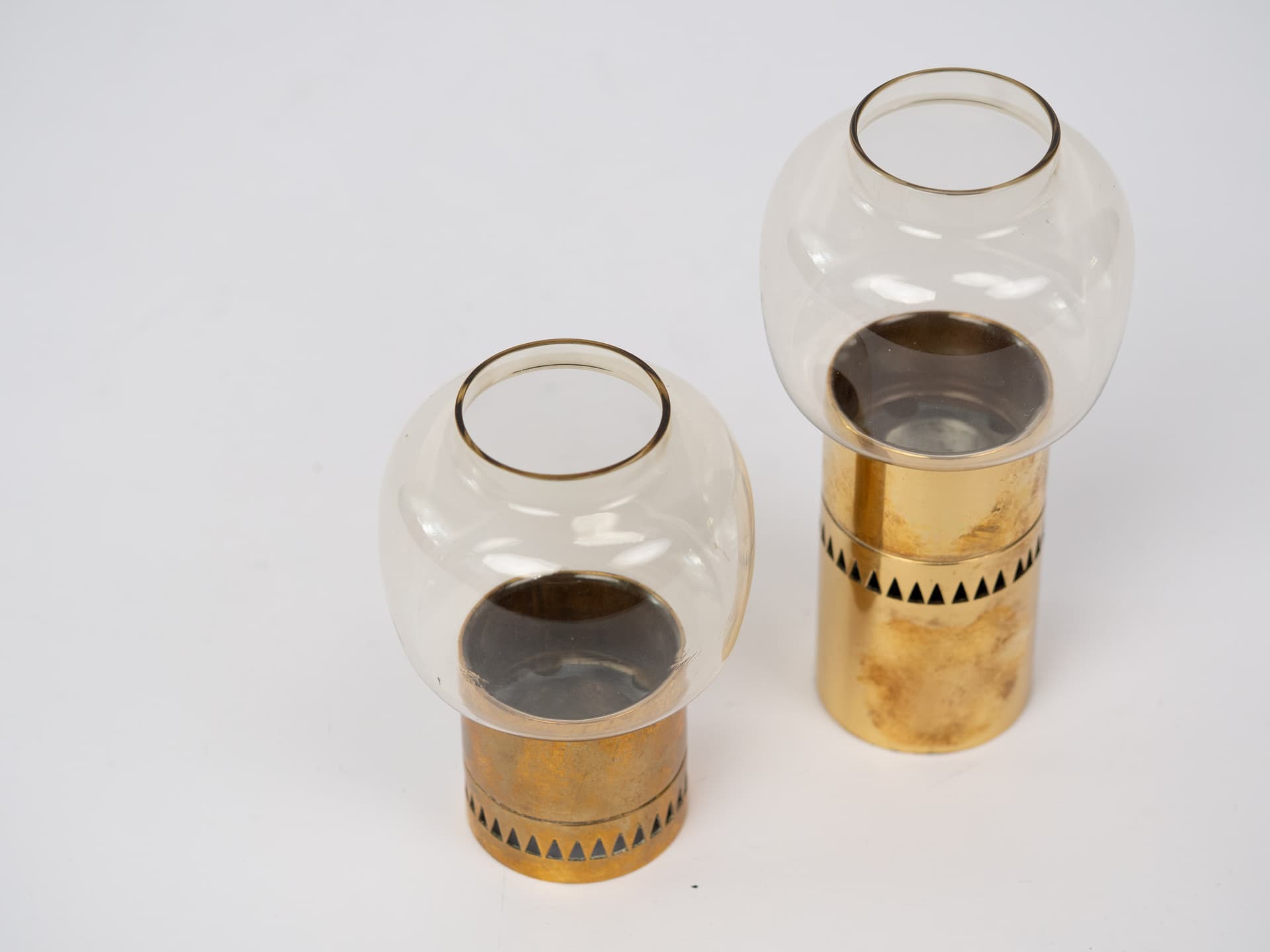 Set of four candle holders Lotta, transparent glass, gold brass, by H.-A. Jakobsson, Svegards Markaryd, Sweden, 1950s. - 355194