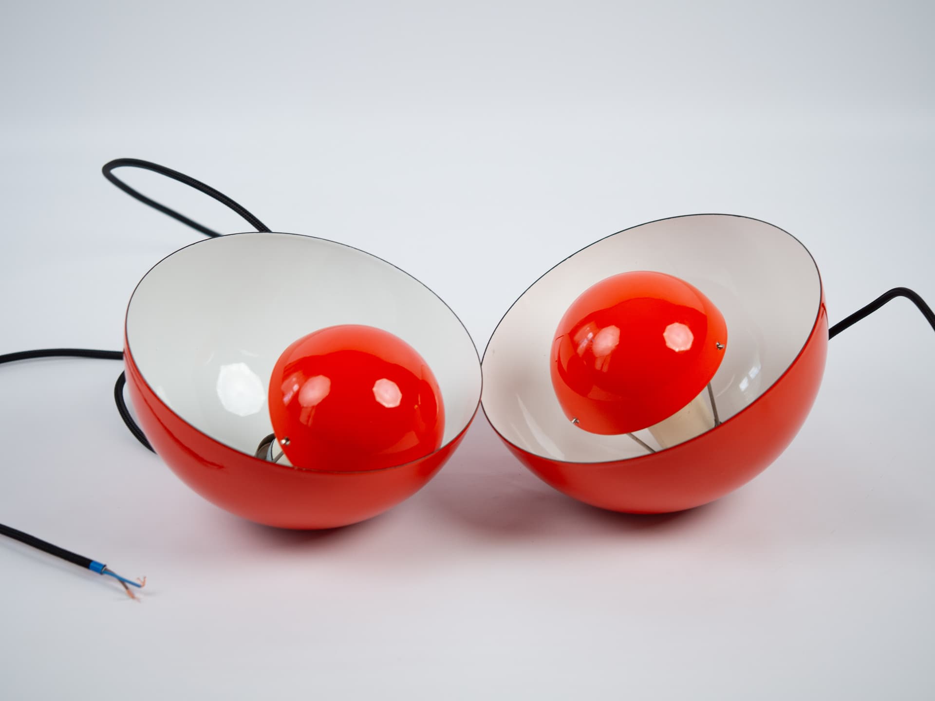 Pair of pendant lamps Flowerpot, red enamel, by V. Panton, Louis Poulsen, Denmark, 1960s. - 355262