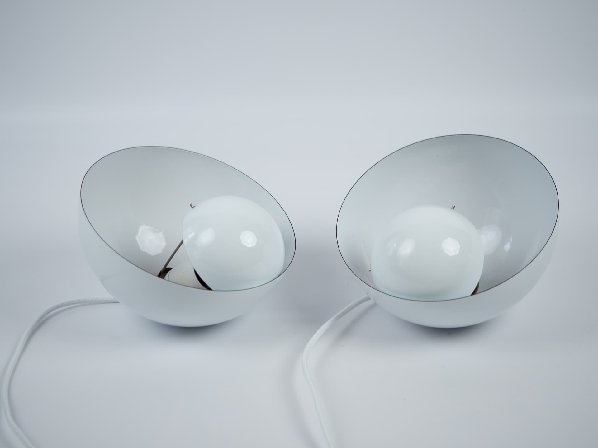 Pair of pendant lamps Flowerpot, white metal, by V. Panton, Louis Poulsen, Denmark, 1960s. - 355283